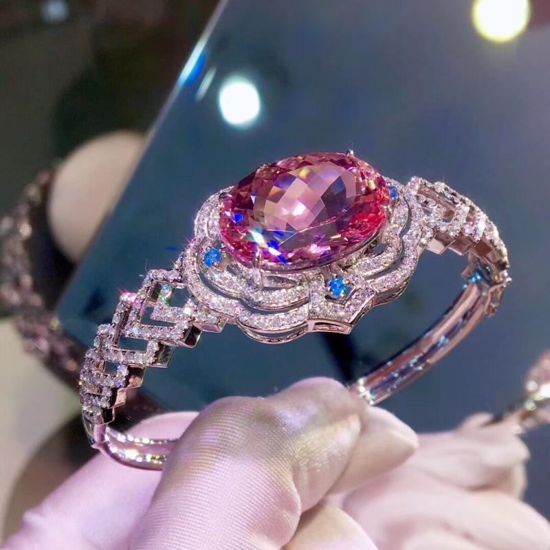 Luxury Diamond Royal Jewelry Bracelet for Women - Elegant Gift for Weddings, Anniversaries & Special Occasions