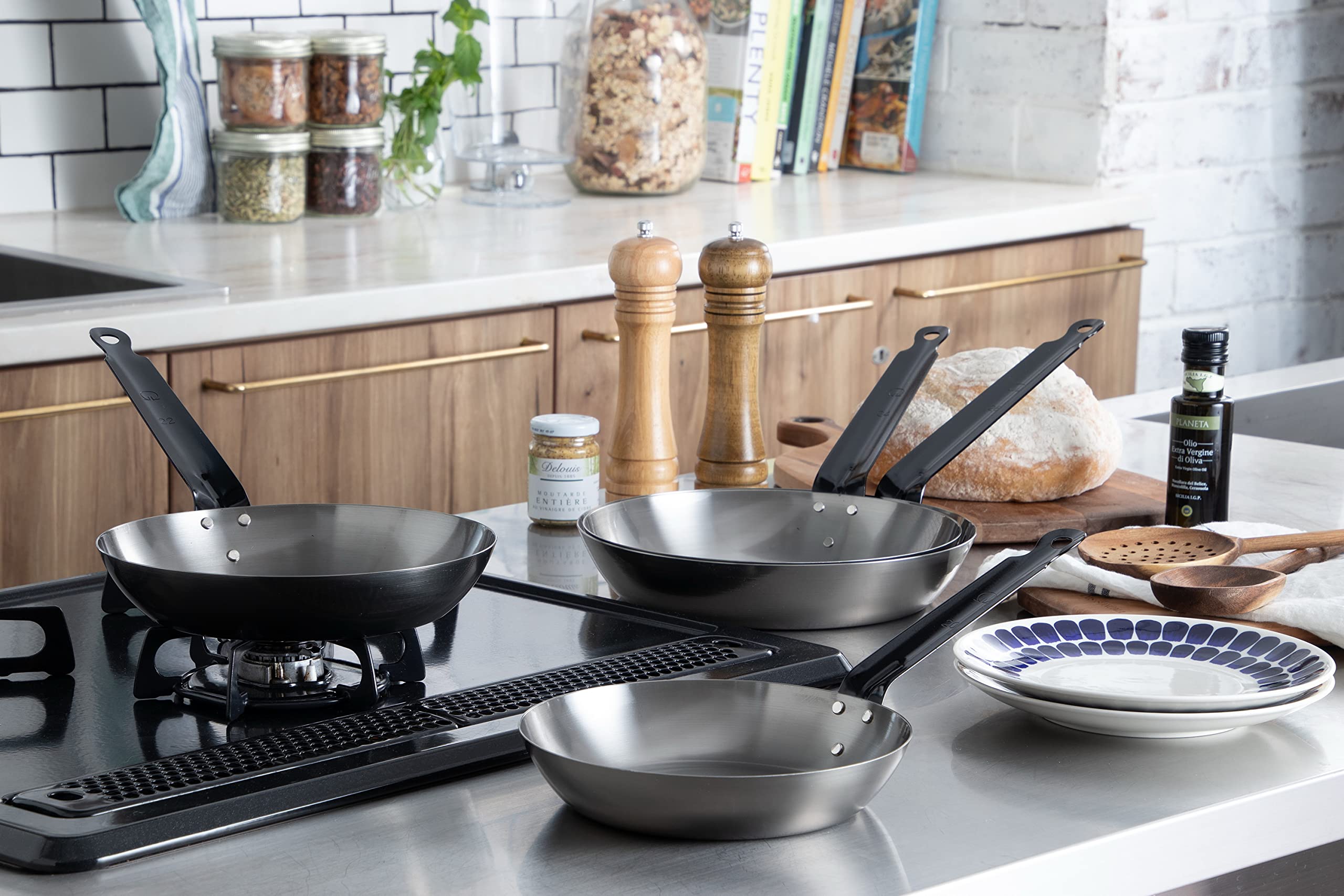 Endoshoji TKG AHL17022 8.7 Inch Iron Frying Pan - 22cm Non-Stick Skillet with 8.3 Inch Handle - Perfect for Searing, Frying & Cooking Steak, Eggs & Pancakes