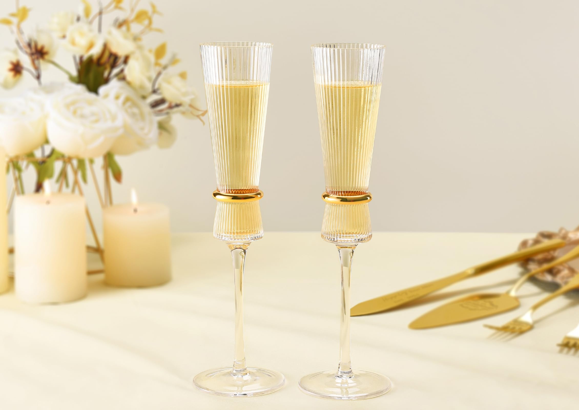 Elegant Wedding Champagne Flutes Set of 2 - Crystal Mr & Mrs Glasses for Bride and Groom, Bridal Shower & Housewarming Gifts - Perfect for Wedding Toasts, Anniversaries & Romantic Celebrations