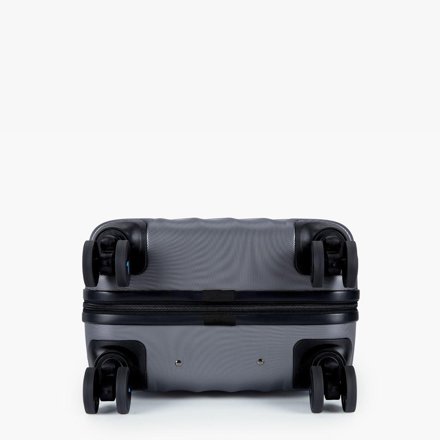 Globetrotter 20 Inch Hardside Spinner Carry-On Luggage - Lightweight Durable Suitcase for Business Travel & Weekend Getaways
