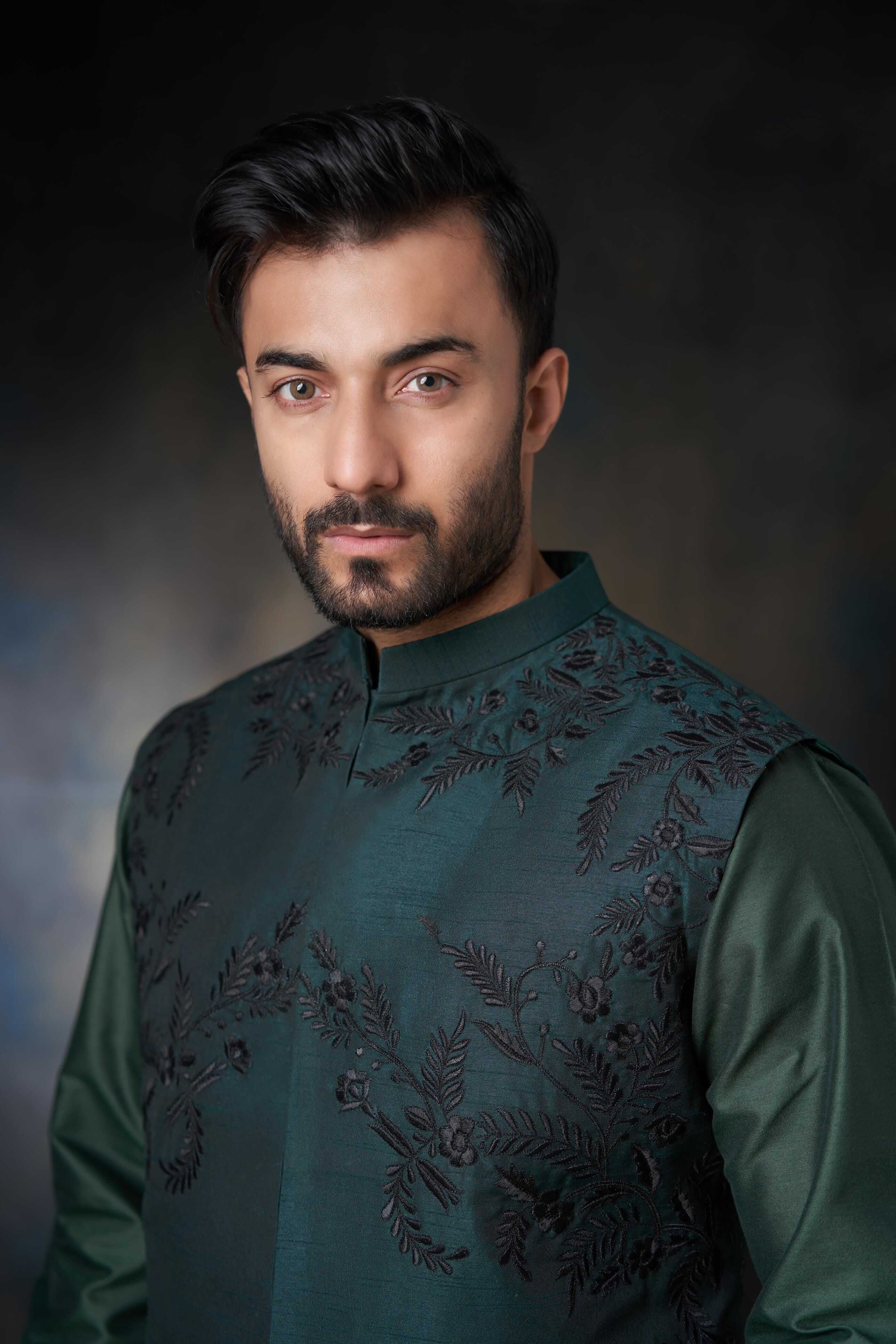 Handmade Emerald Green Embroidered Waistcoat for Men & Women | Vintage Style Formal Vest | Perfect for Weddings, Parties & Special Occasions