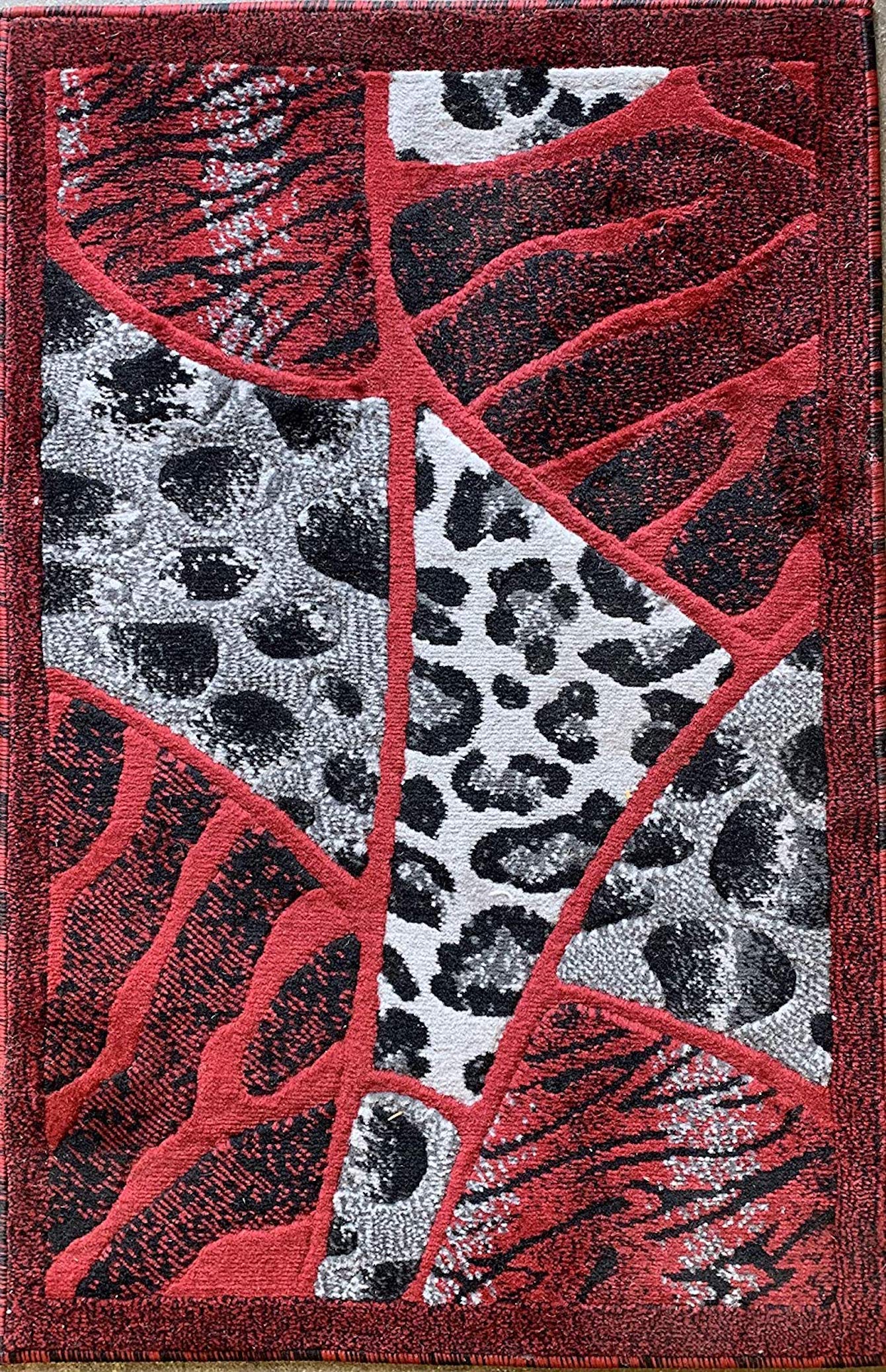 EMIRATES Animal Print Area Rug - Tiger Giraffe Leopard Design in Red Black & Grey - 5'3
