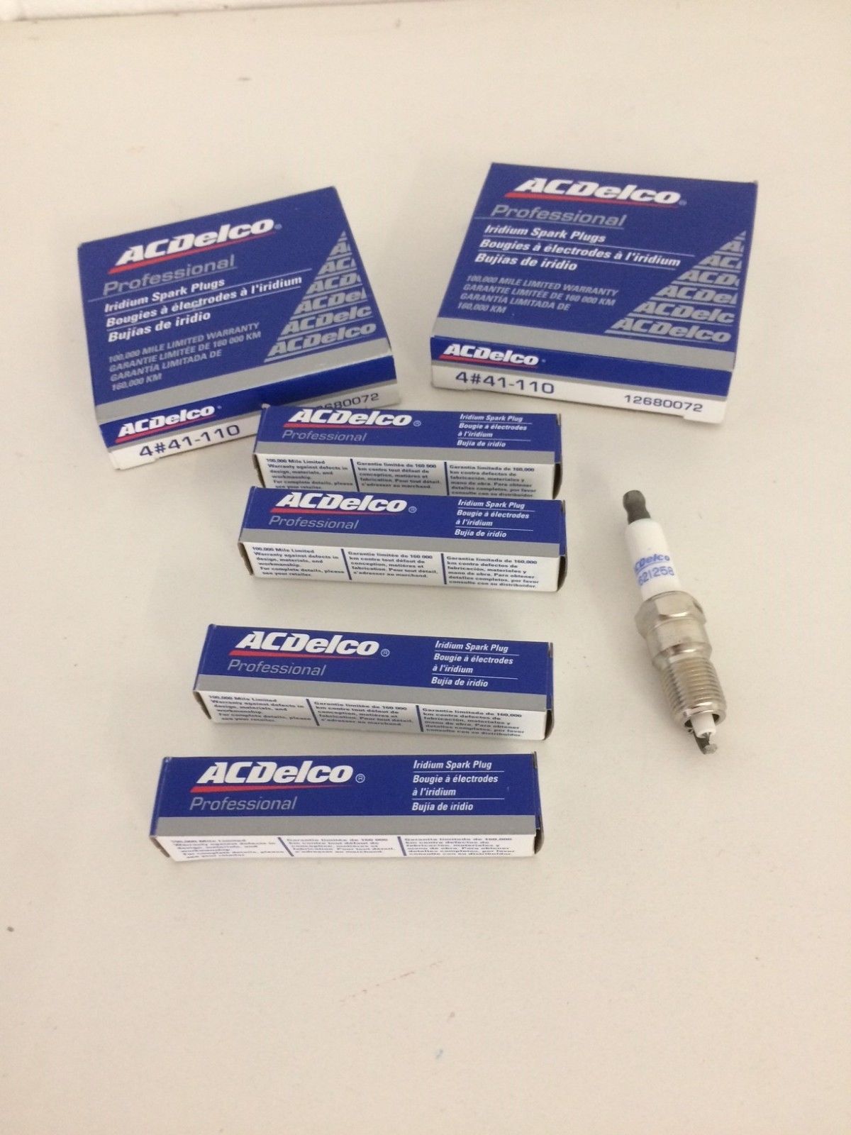 ACDelco 12680072 Iridium Spark Plugs Set of 8 - Compatible with GM VE & VF Commodore V8 Engines - Improve Engine Performance & Fuel Efficiency for Daily Driving & Racing