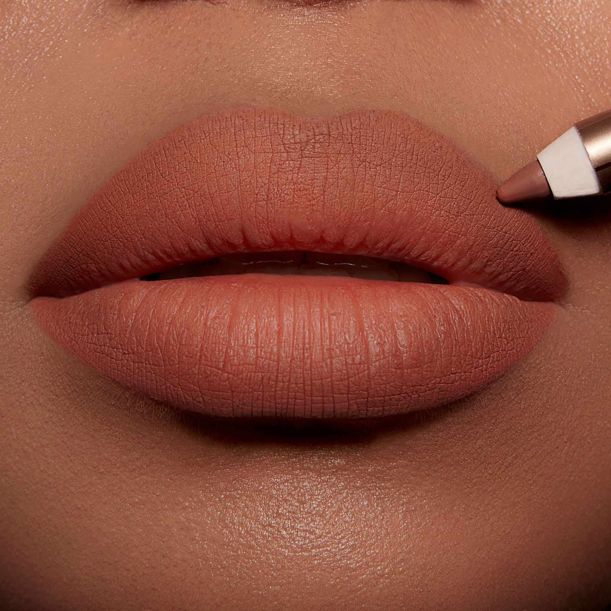 Charlotte Tilbury Lip Cheat Lip Liner - Long-Lasting, Waterproof Lip Pencil for Precise Definition & Fuller Lips | Perfect for Everyday Wear, Date Night & Special Occasions
