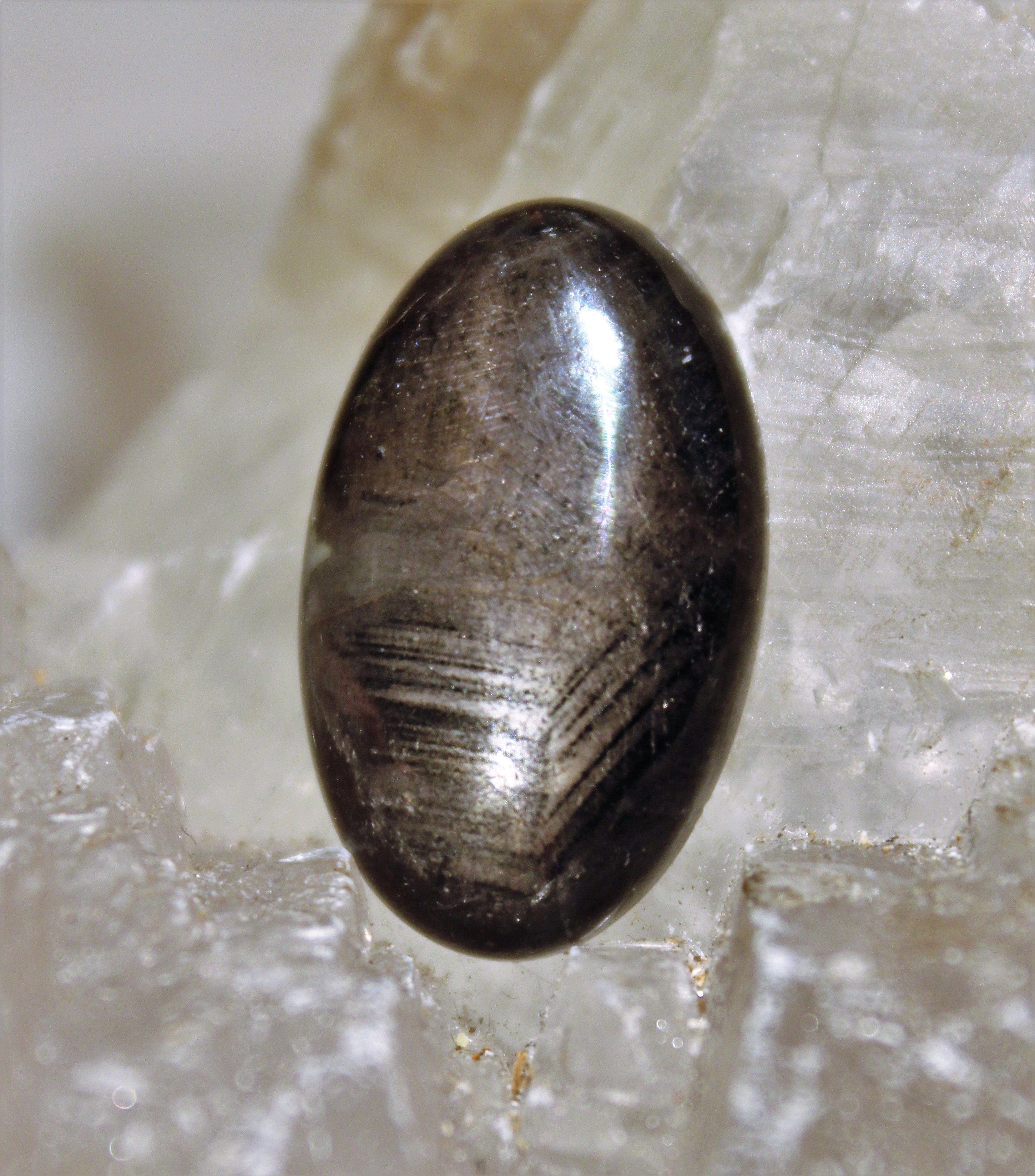 Natural Black Star Sapphire Cabochon - 6mm to 12mm Oval Gemstone for Jewelry Making, Healing Crystals & Meditation - Perfect for Rings, Pendants & Spiritual Practices