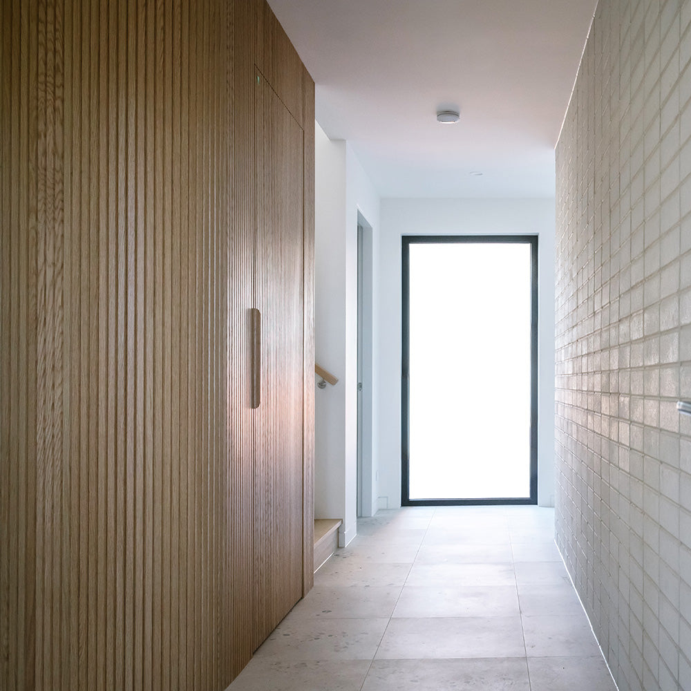 Flexible Wooden Slat Wall Panel - Natural Oak Veneer - 2700mm x 600mm Trapezium Design - Modern Acoustic Room Divider for Home & Office Decor