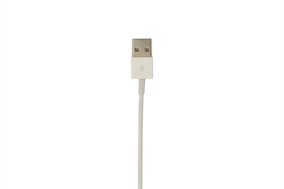 VisionTek Lightning to USB Cable 0.25m (White) - Fast Charging & Data Sync for iPhone/iPad - Perfect for Home, Office & Travel Use