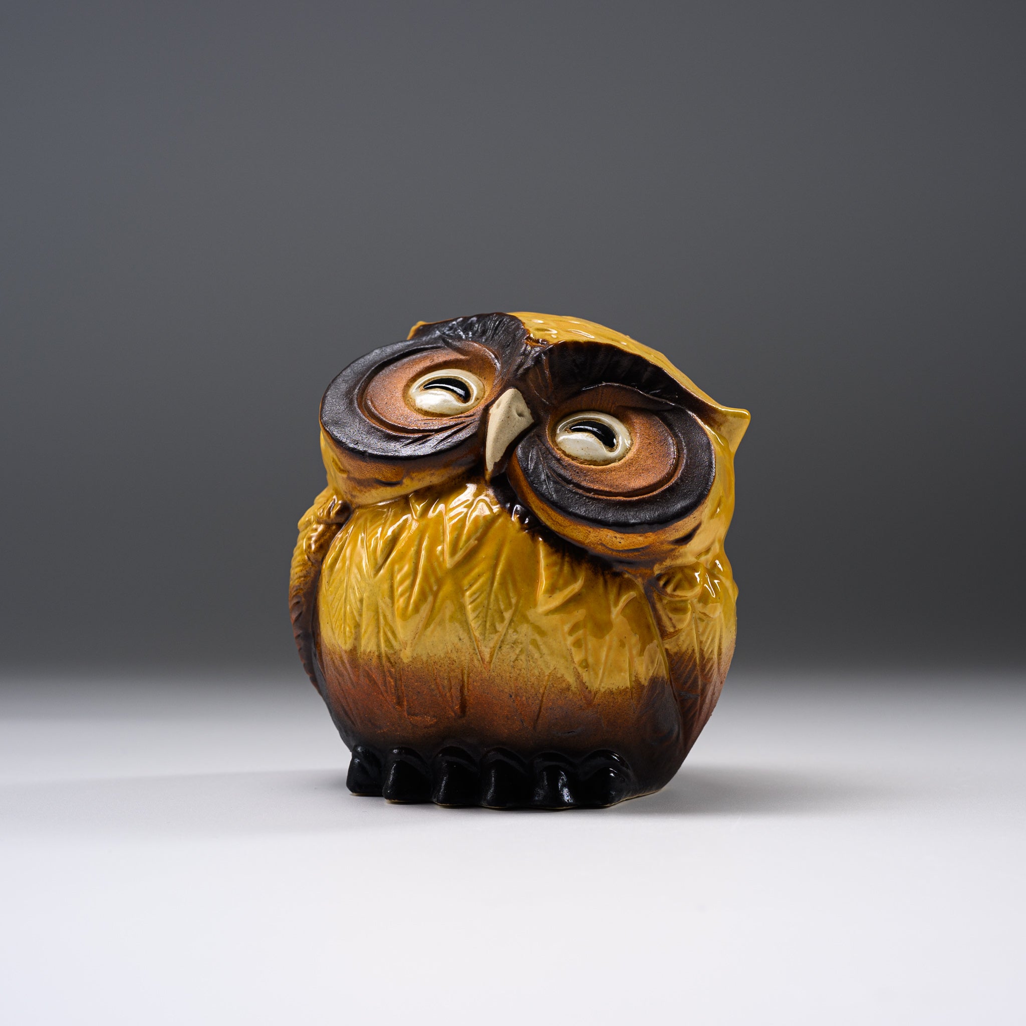 Shigaraki Ware Lucky Owl Ornament - 12cm Handmade Ceramic Smiling Owl Figurine, Japanese Traditional Pottery for Home Decor, Office Desk & Zen Garden Accent