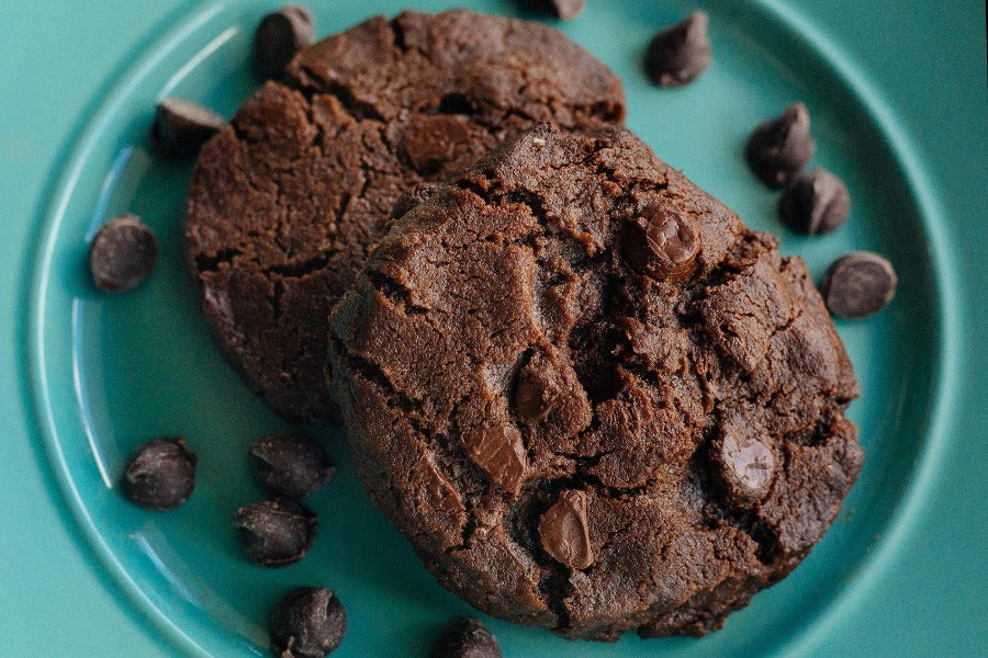 Pure Chocolate Extract for Baking & Cooking - Natural Flavor Enhancer for Desserts, Cakes, and Hot Drinks