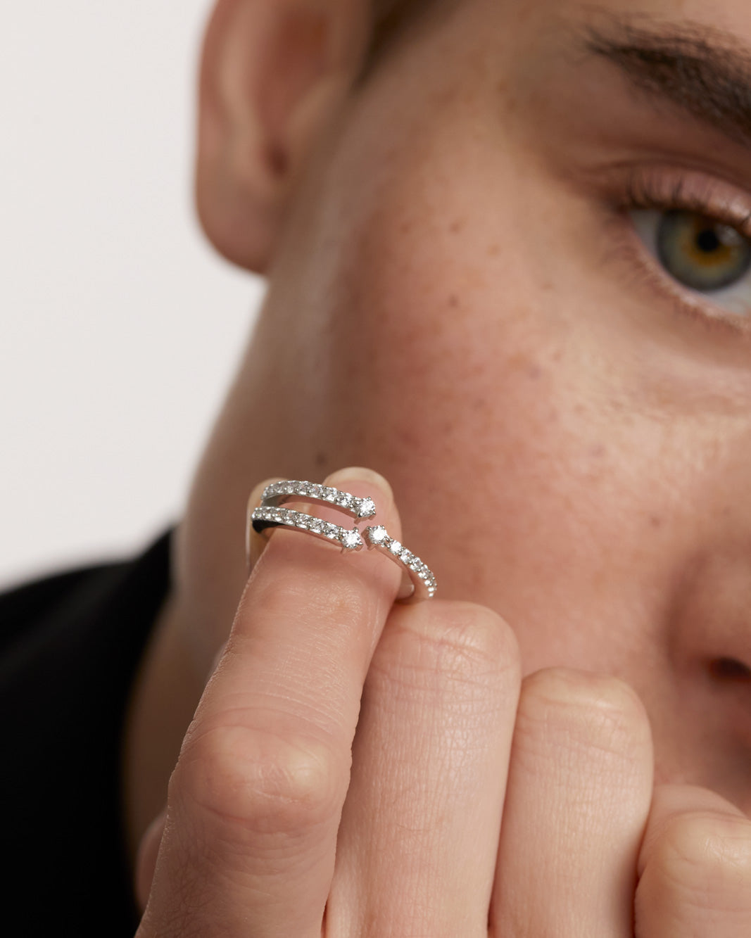 Elegant GRID Sisi Silver Ring for Women - Minimalist Stackable Band Jewelry Gift for Her - Perfect for Everyday Wear, Date Nights & Special Occasions