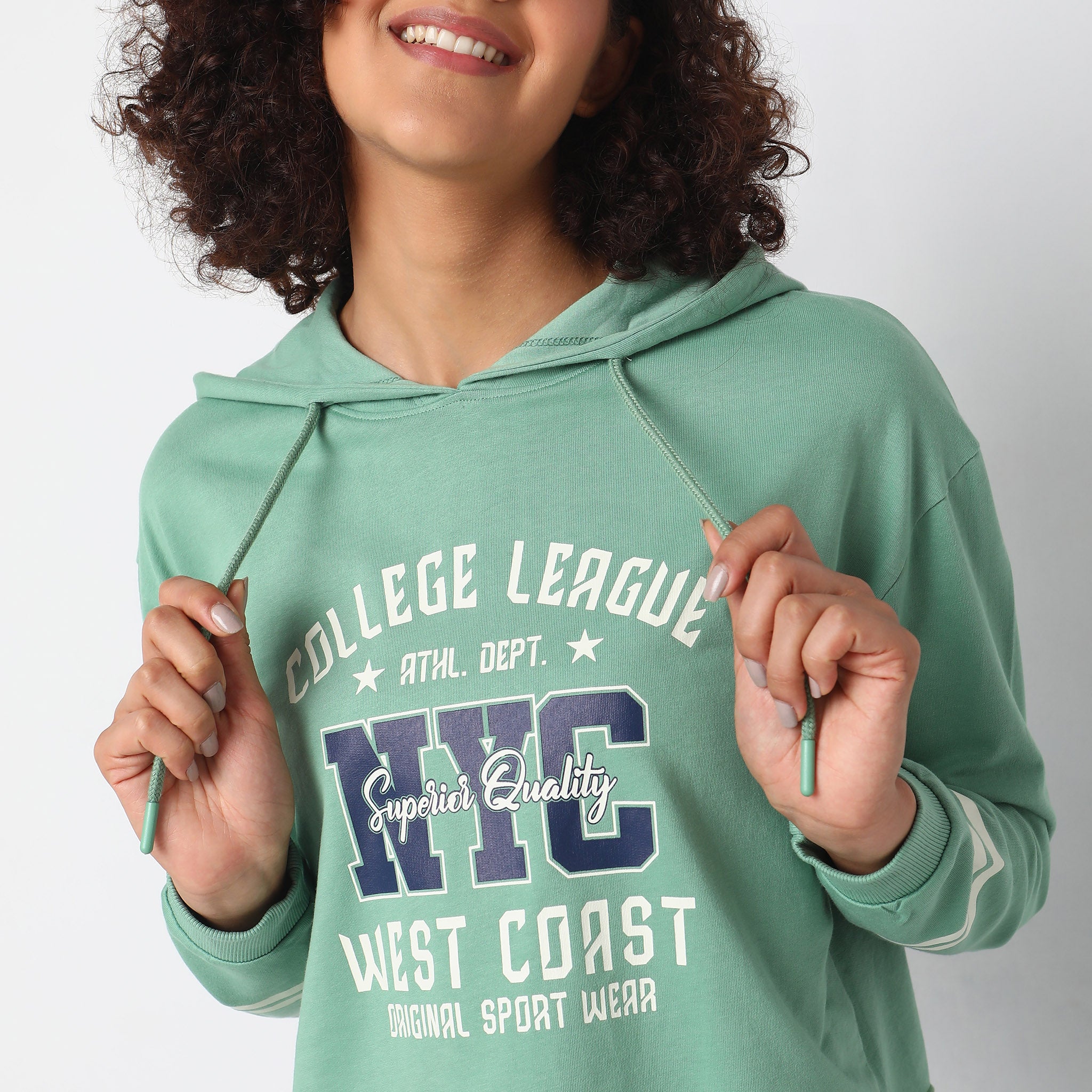 Stylish Boxy Fit Graphic Sweatshirt for Women | Trendy Oversized Pullover | Casual Streetwear & Loungewear | Perfect for Everyday Wear, Coffee Dates & Weekend Outings