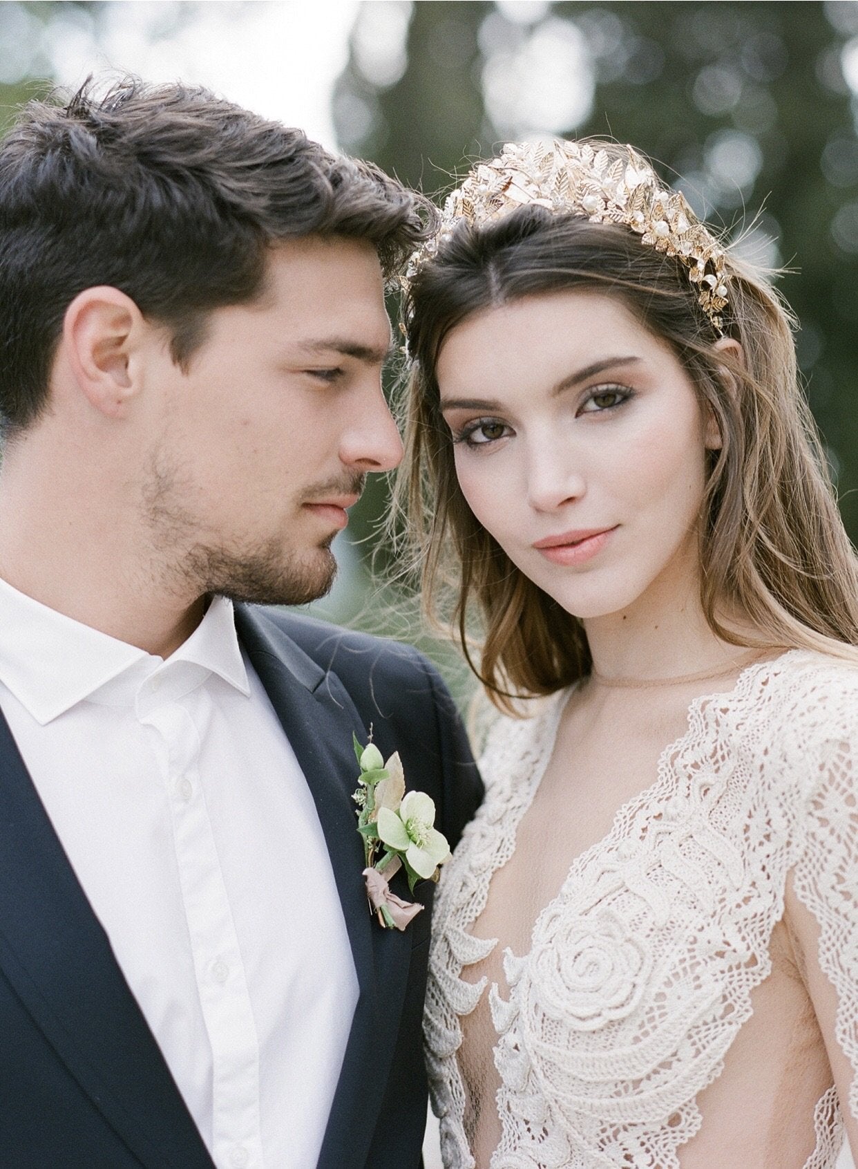 CHIARA Gilded Leaves Tiara - Elegant Gold Leaf Crown for Weddings, Prom, Cosplay & Renaissance Fairs | Vintage-Inspired Bridal Headpiece