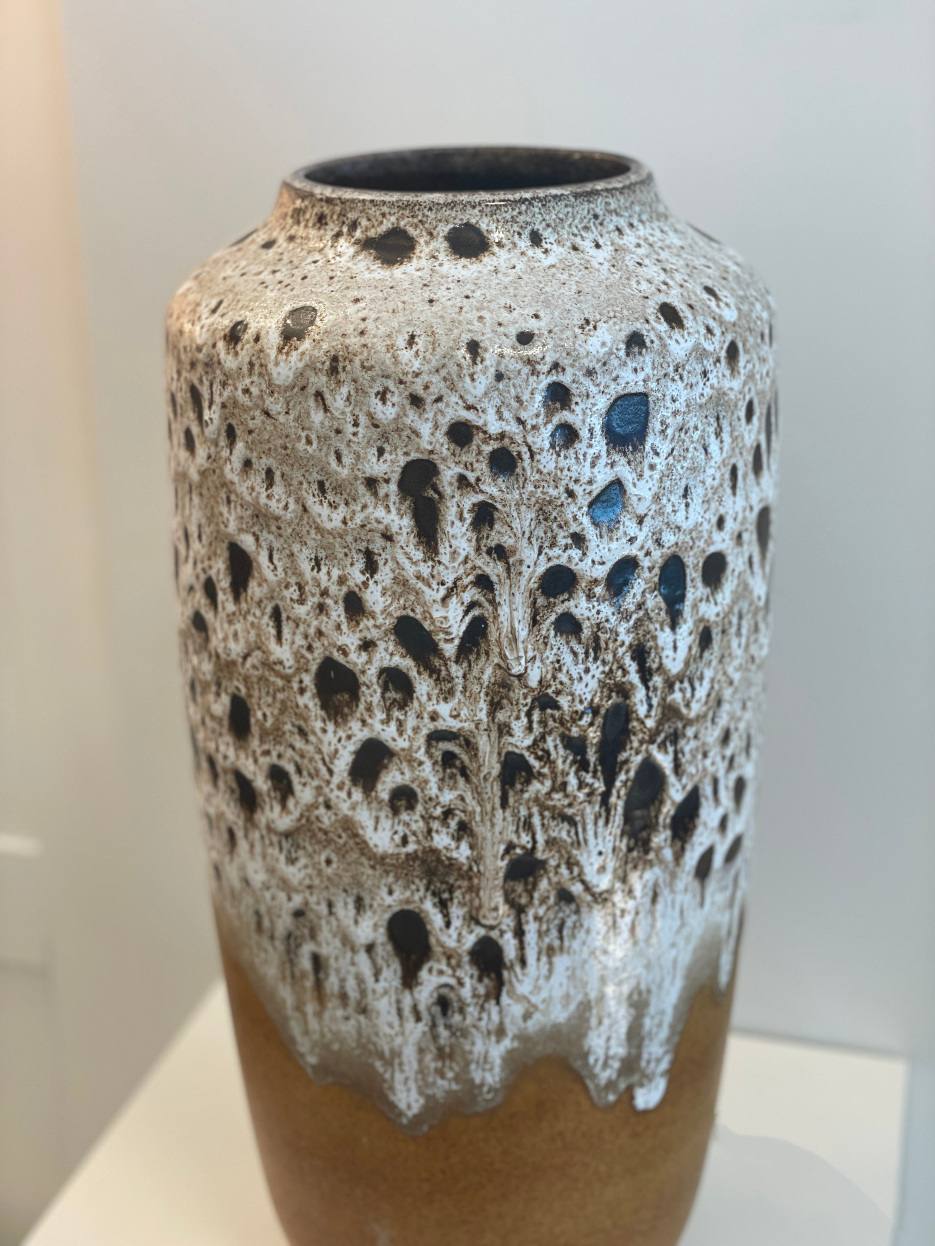 Handmade German Ceramic Vase - Elegant Home Decor for Living Room, Dining Table & Wedding Centerpieces | Premium Quality Pottery Flower Vase for Modern & Traditional Interiors