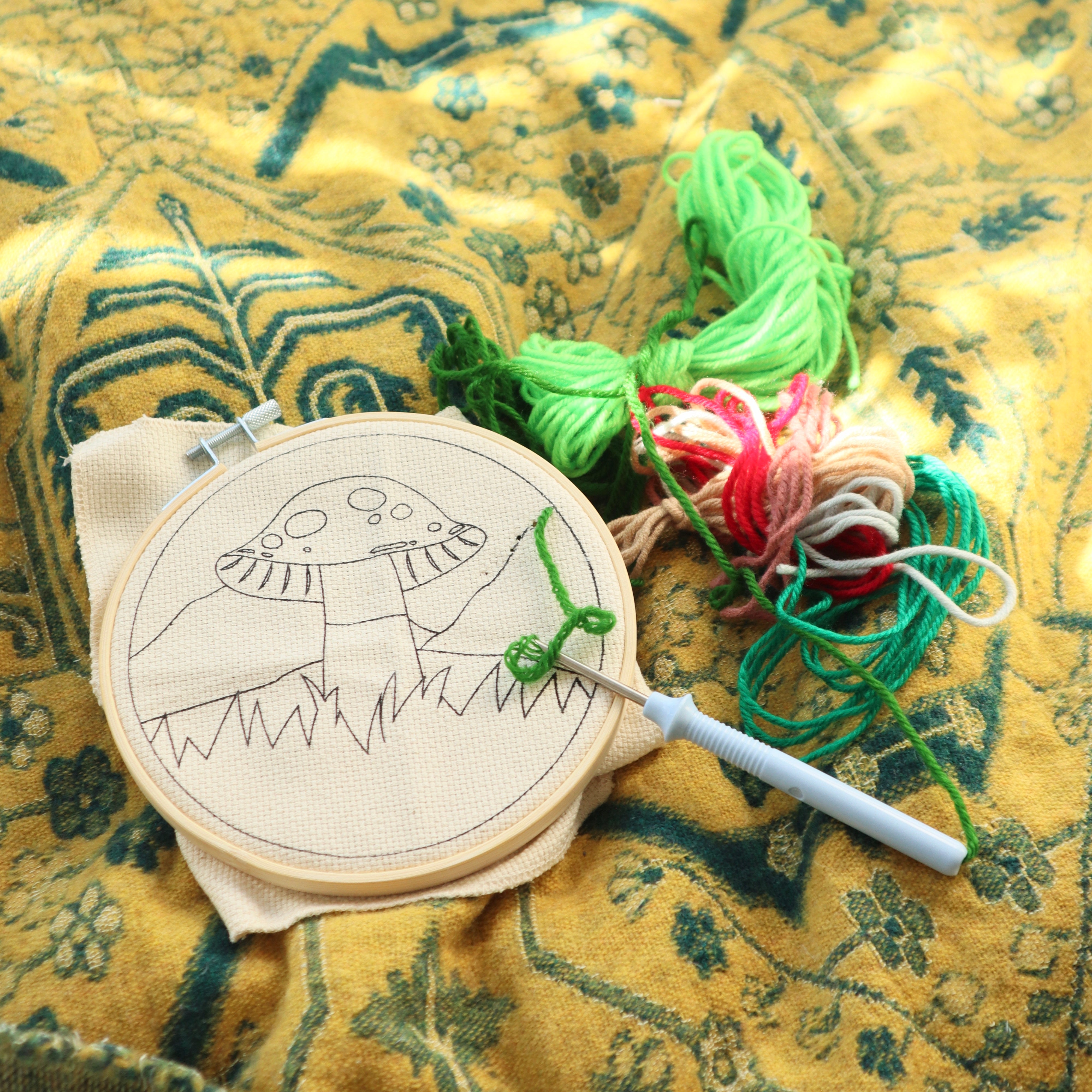 DIY Mushroom Punch Needle Kit for Beginners - Complete Embroidery Craft Set with Hoop, Yarn & Needles - Perfect for Home Decor, Wall Art & Stress Relief Gifts