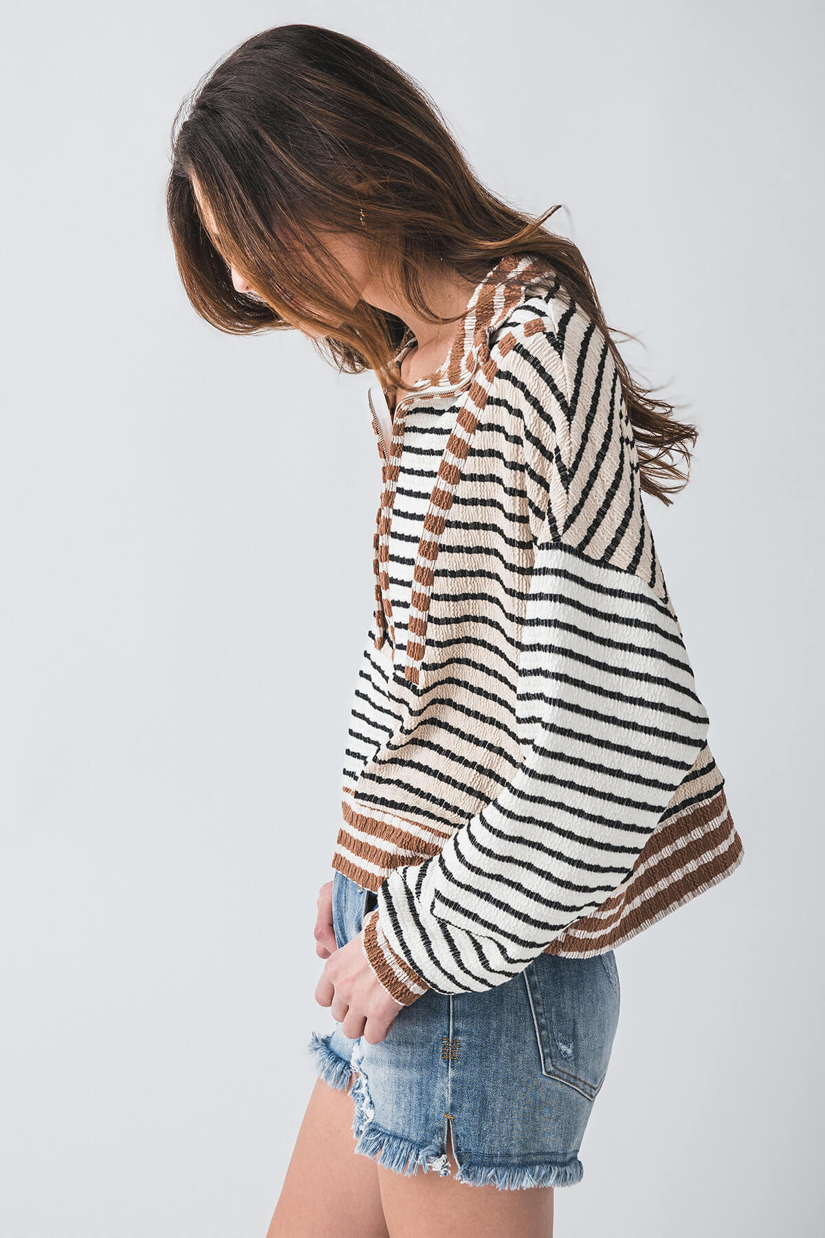 Bucketlist 1/4 Zip Stripe Sweatshirt for Men & Women - Comfortable Pullover with Stylish Stripes - Perfect for Casual Wear, Outdoor Activities & Travel