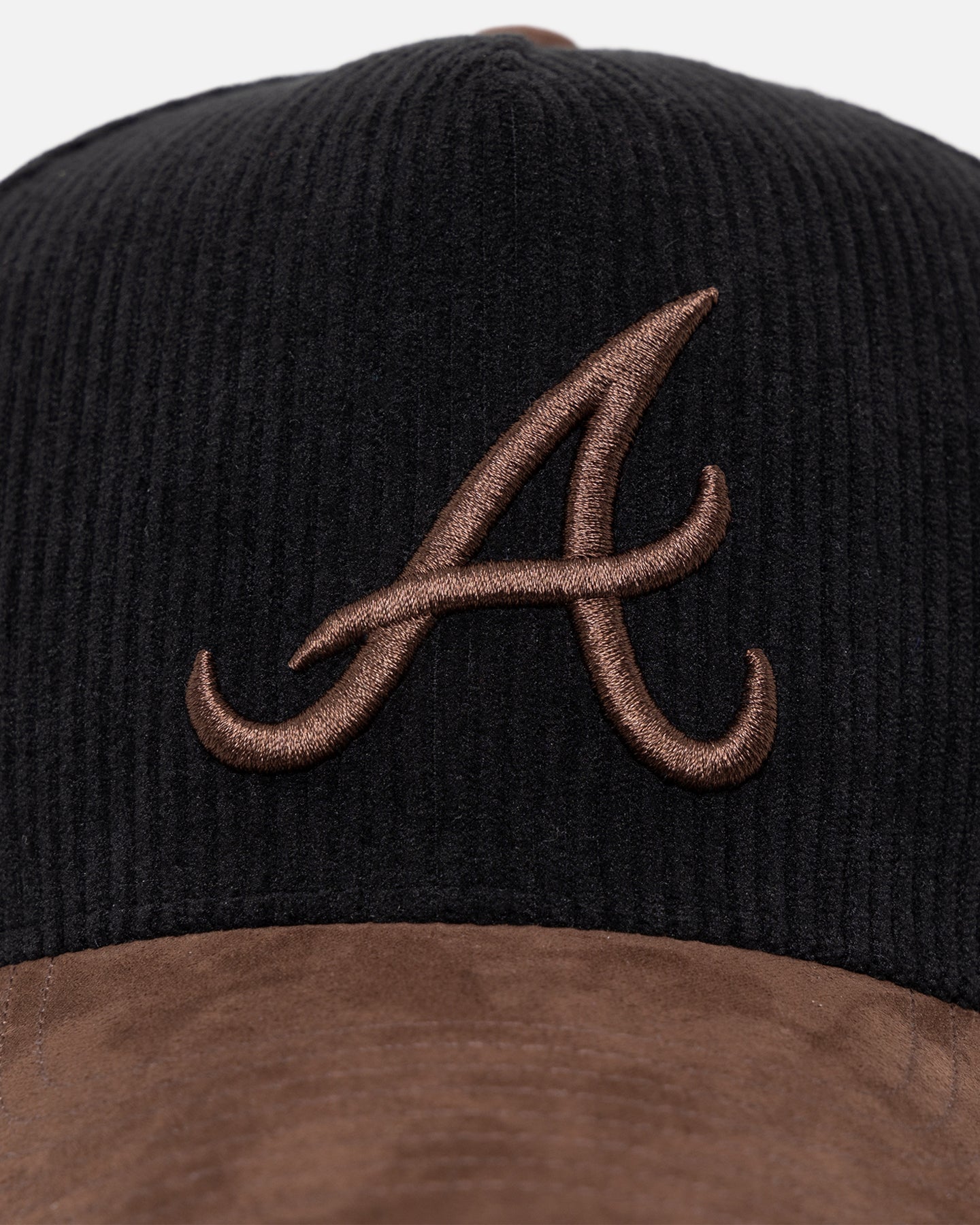 47 Brand Atlanta Braves 'Black Barren' 47 Offside DT Snapback Black Hat - Official MLB Licensed Baseball Cap for Men & Women - Perfect for Sports Fans, Casual Wear & Game Day Outfits