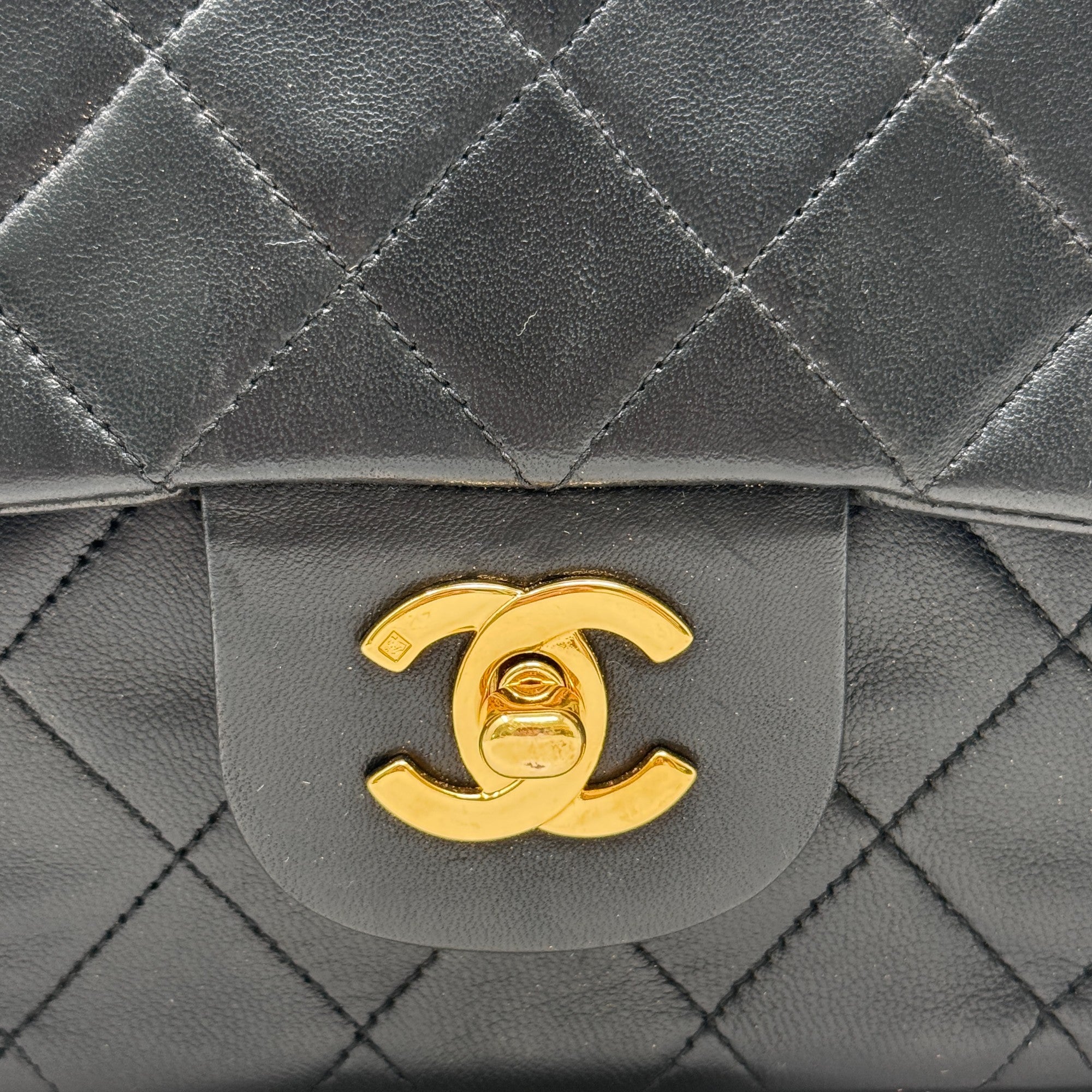 Chanel Black Medium Vintage Classic Flap Bag - Timeless Luxury Handbag for Women | Perfect for Evening Events, Date Nights & Special Occasions