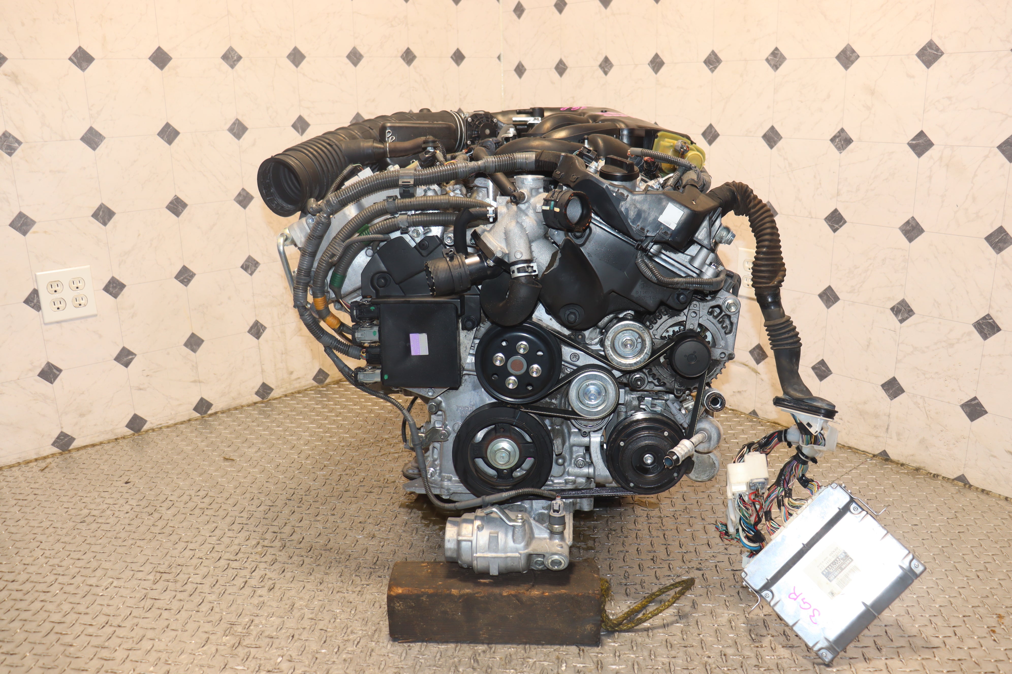 2005-2006 Lexus GS300 JDM 3GR-FSE 3.0L V6 DOHC Engine - Replacement for Lexus GS300, Perfect for Engine Swap & Performance Upgrades