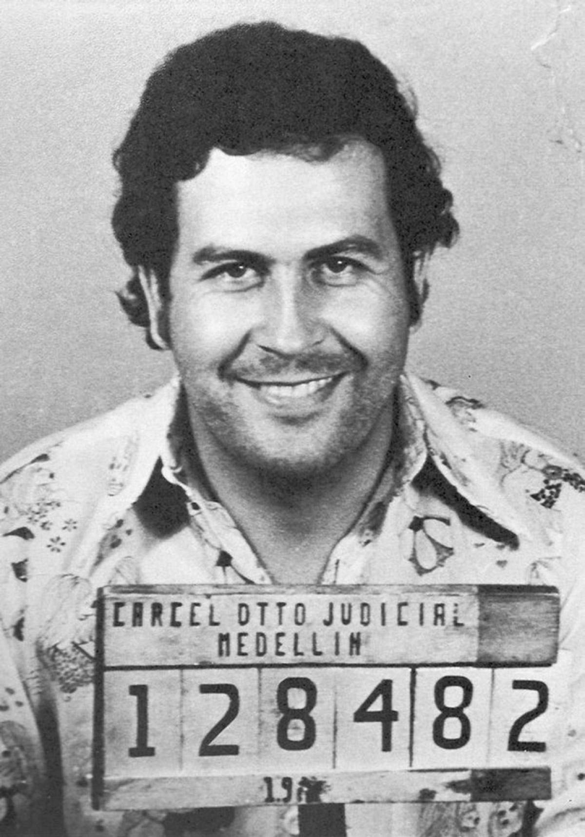 Pablo Escobar Mugshot Poster - Colombian Narco Drug Lord Arrest Photo - 12x18 Inch Laminated Wall Art - Bright Colors & Vivid Imagery - Fits Standard Frames - Perfect for Home Decor, Man Cave, Office or Gift