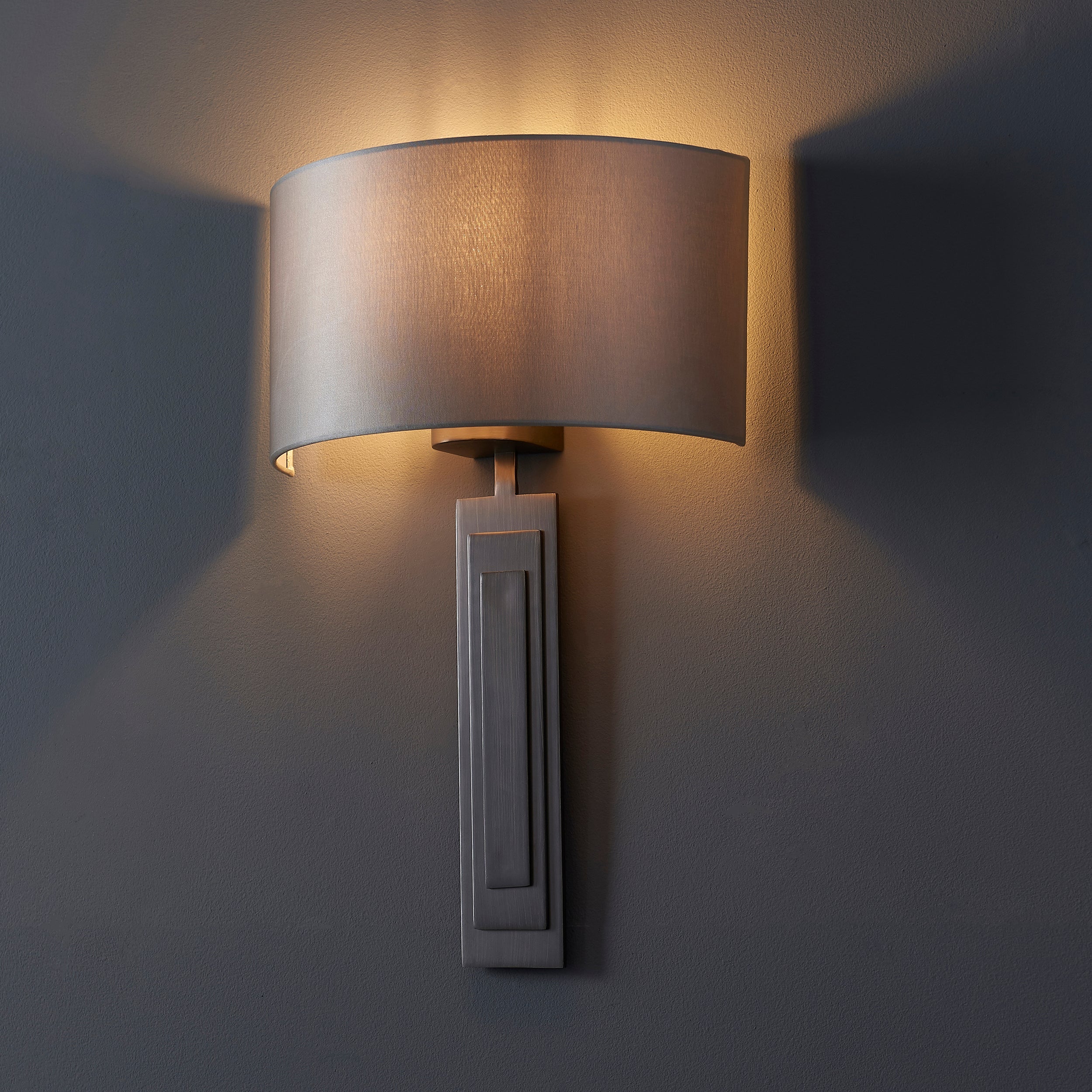 Blake Wall Light in Bronze & Antique Brass Finish - Elegant Vintage Sconce for Bedroom, Living Room, and Hallway Lighting