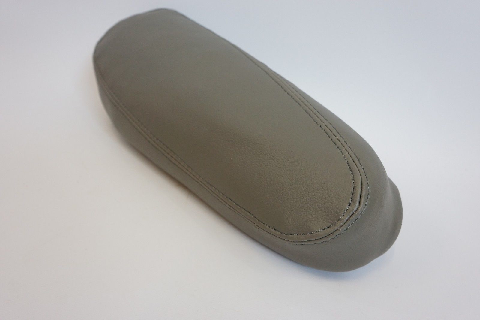 2003-2006 Chevy Tahoe Suburban & GMC Yukon Passenger Armrest Cover - Gray Replacement #922 - Perfect for Car Interior Protection and Comfort Upgrade
