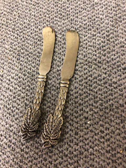 Godinger Sterling Silver Butter Knives - Set of 2 Elegant Palm Design Spreading Knives for Breakfast, Brunch & Formal Dining