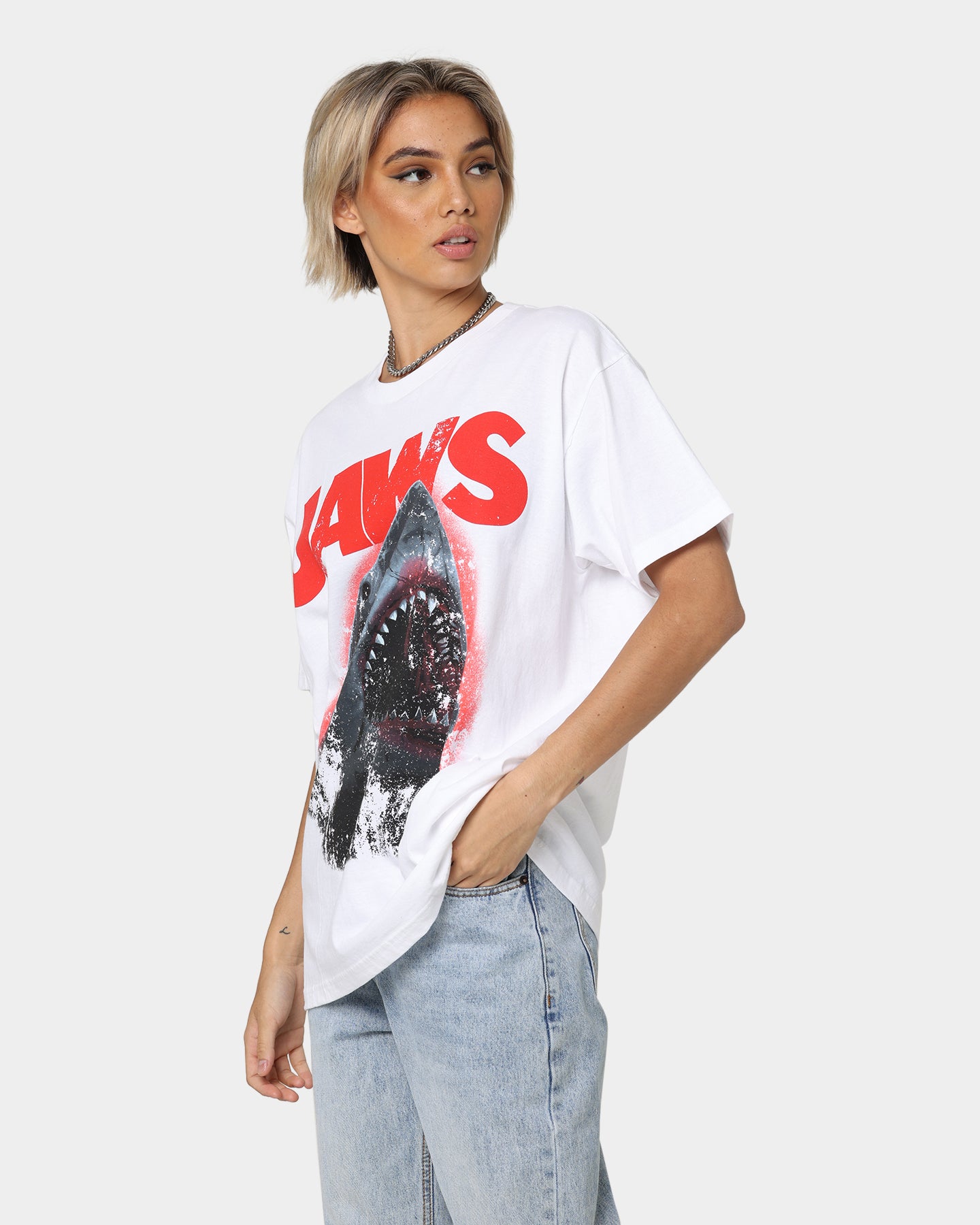 Vintage American Thrift Jaws Graphic T-Shirt - White Cotton Tee for Men & Women - Perfect for Casual Wear, Movie Nights, and Summer Outfits