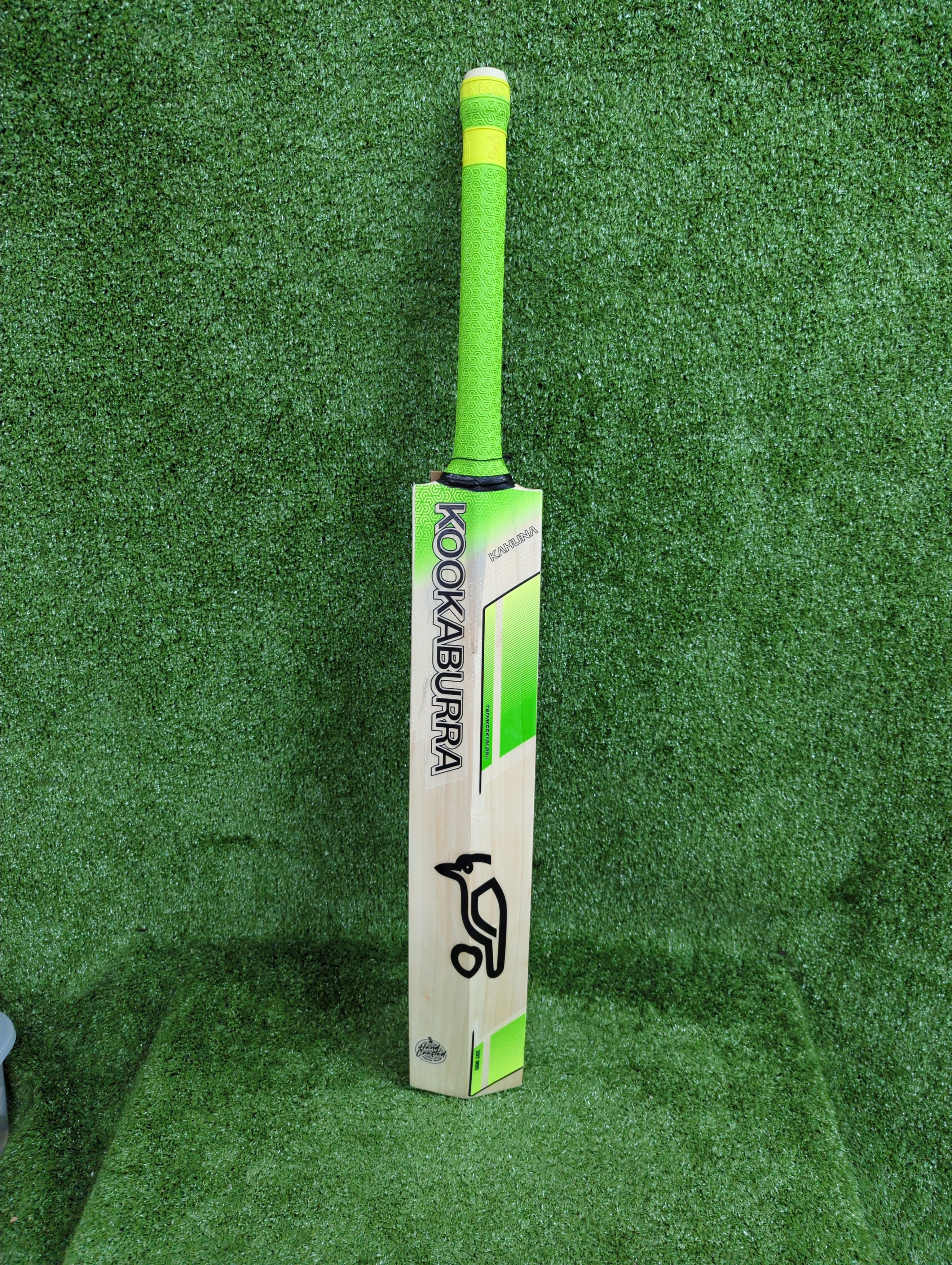 Kookaburra Kahuna 6.1 English Willow Cricket Bat - Premium Professional Grade for Adult Players - Perfect for Matches, Training & Club Cricket