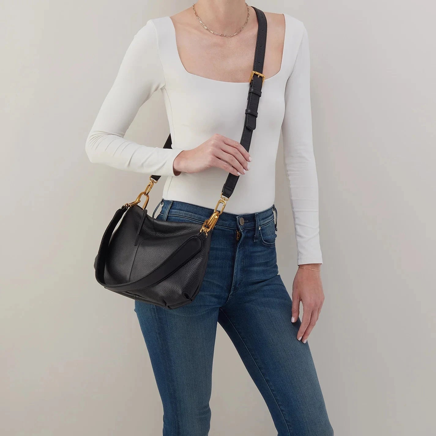 HOBO ADVANCE SHOULDER BAG - Stylish & Durable Crossbody Purse for Women | Fashionable Everyday Handbag for Work, Travel & Casual Outings