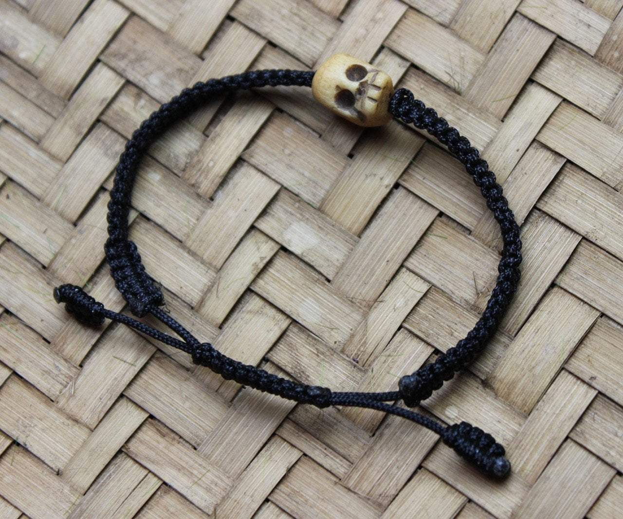 Adjustable Bone Skull Bracelet for Men - Gothic Punk Rock Jewelry - Perfect for Halloween, Costume Parties & Alternative Fashion