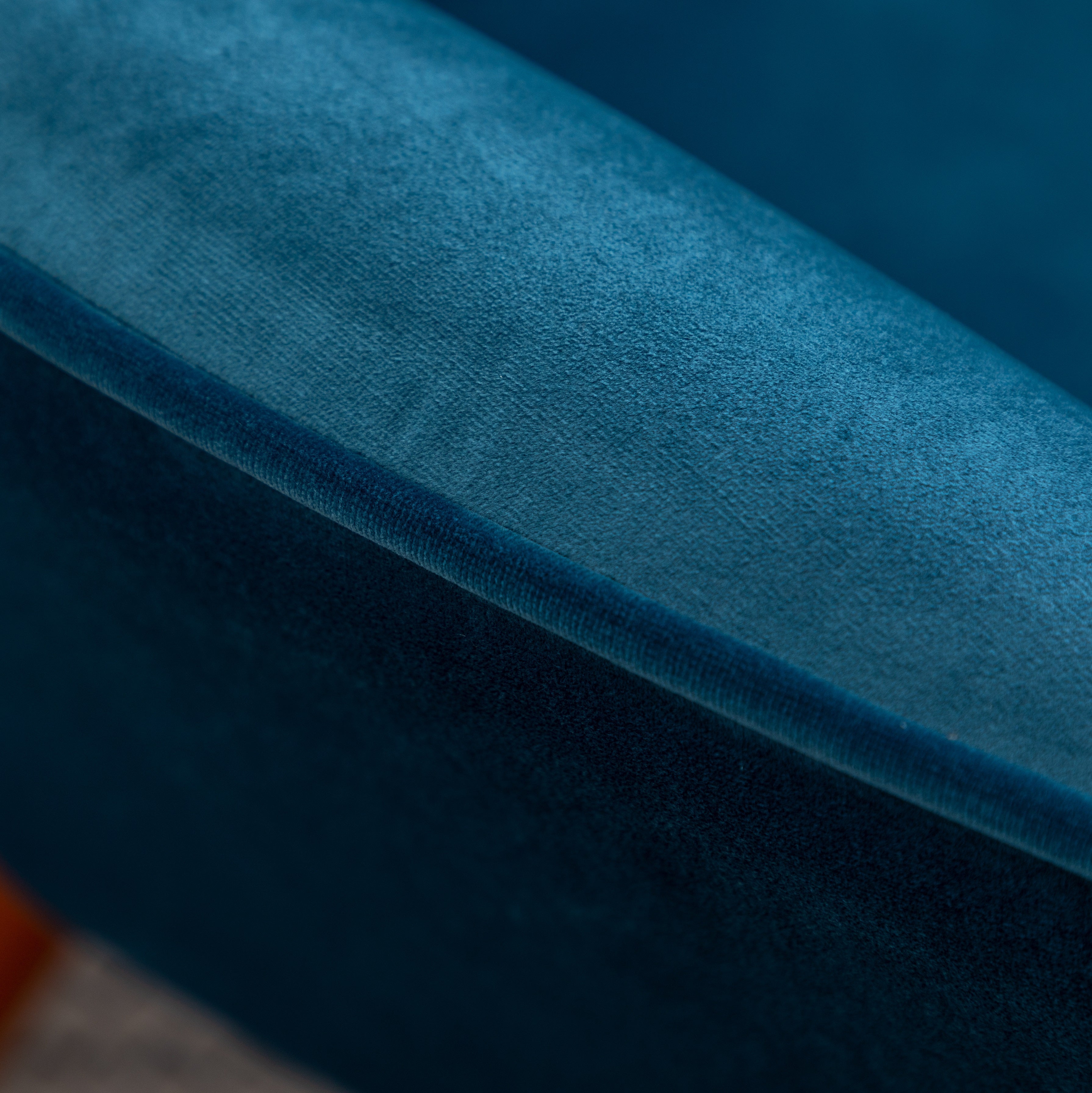 Roundhill Furniture Leiria Contemporary Silky Velvet Tufted Accent Chair with Ottoman - Blue Velvet Lounge Chair for Living Room, Bedroom & Office - Modern Comfortable Seating for Relaxing & Reading