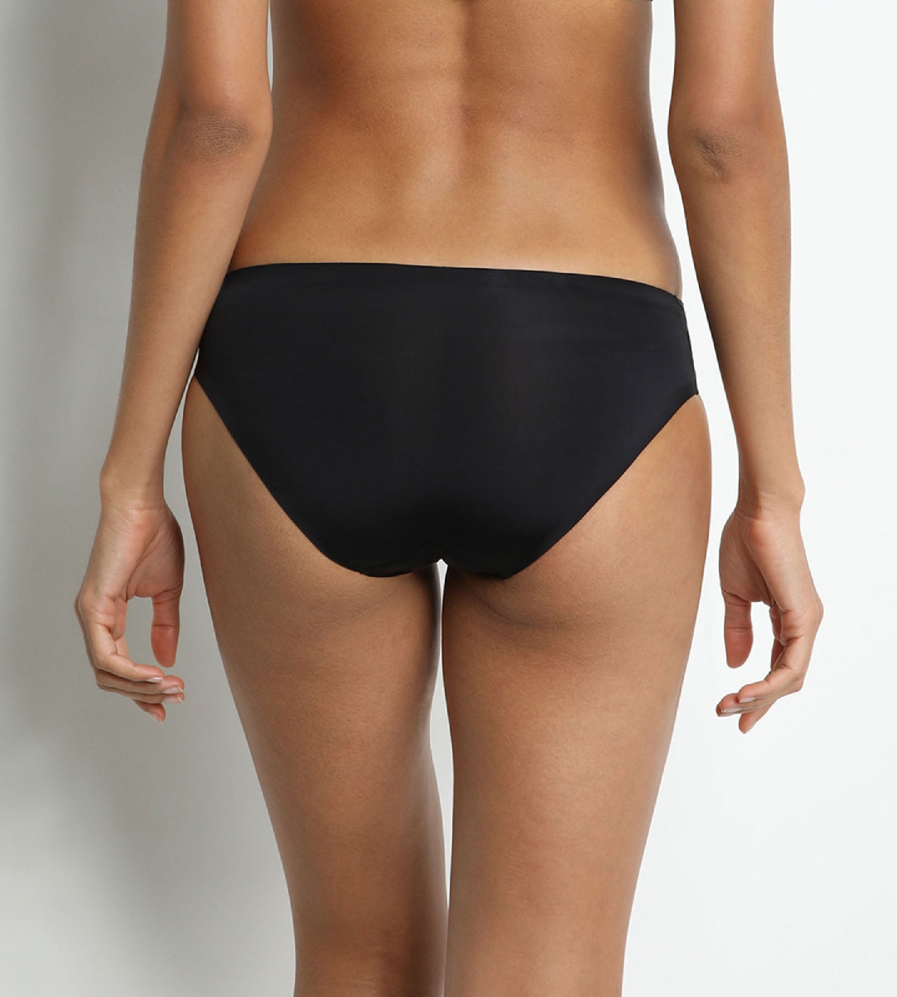 DIM InvisiFree Seamless Black Women's Underwear - No Show Panties for Comfort & Discreet Wear Under Tight Dresses & Pants