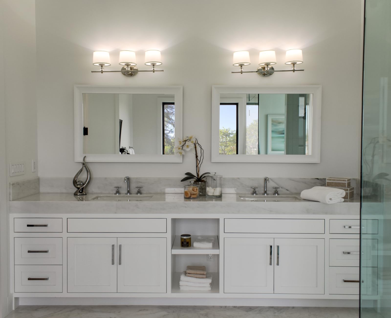 Rondo-3 Transitional Bathroom Vanity 26.25
