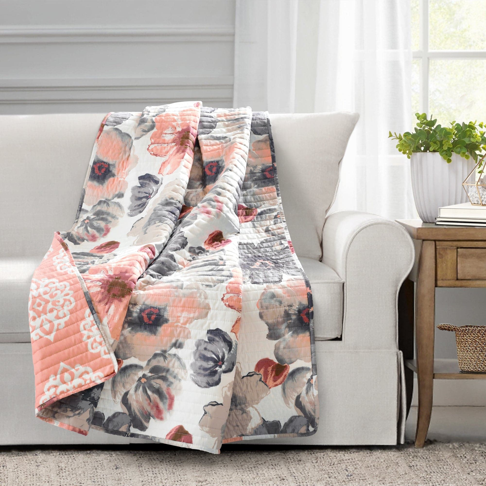 Leah Throw Blanket - Soft & Cozy Knit Throw for Couch, Bed, Sofa - Perfect for Home Decor, Living Room, Gift Idea