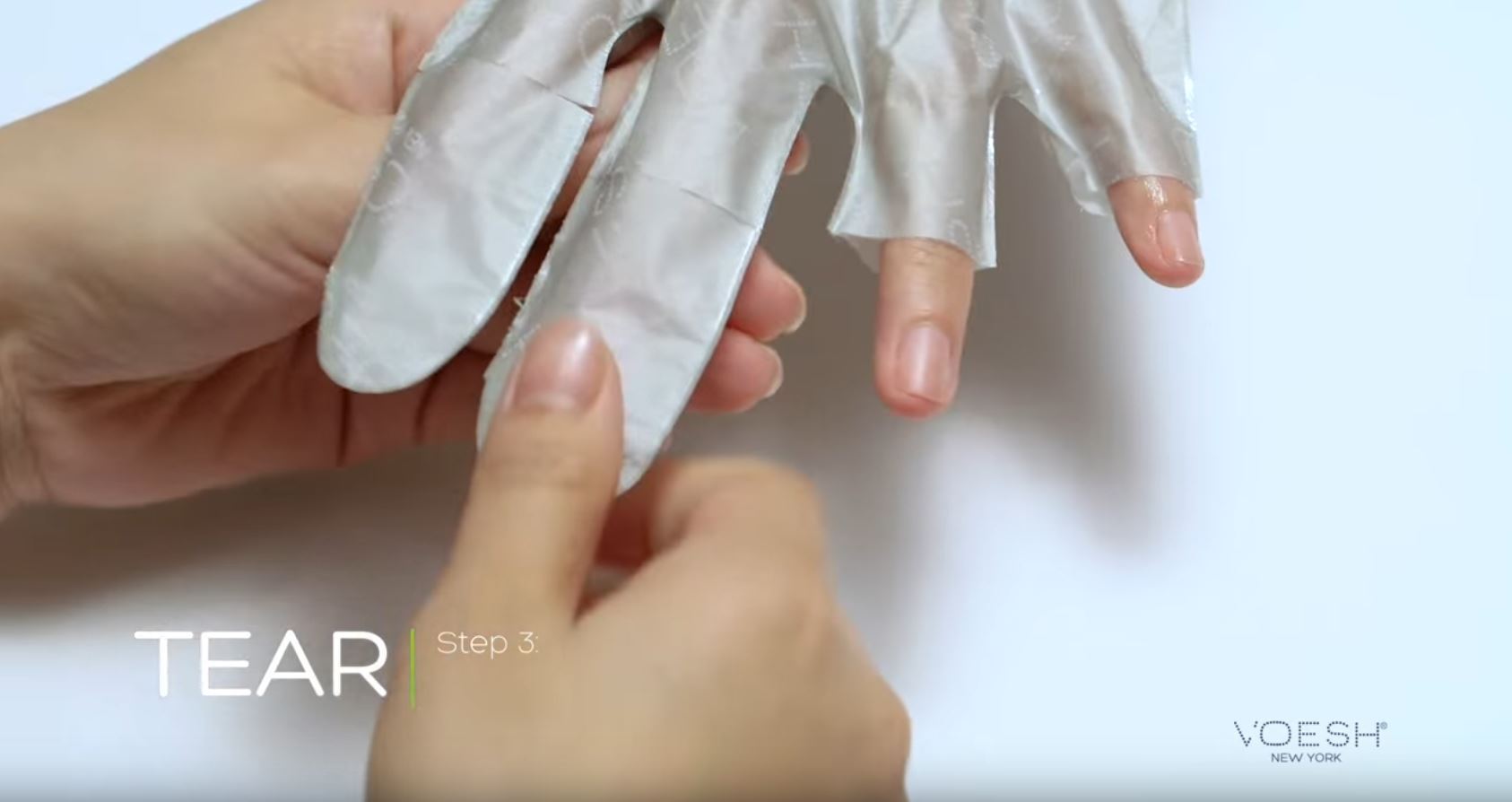 Voesh Collagen Peppermint Gloves - Moisturizing Hand Treatment for Dry Skin - Perfect for Spa, Home Care & Winter Hand Protection