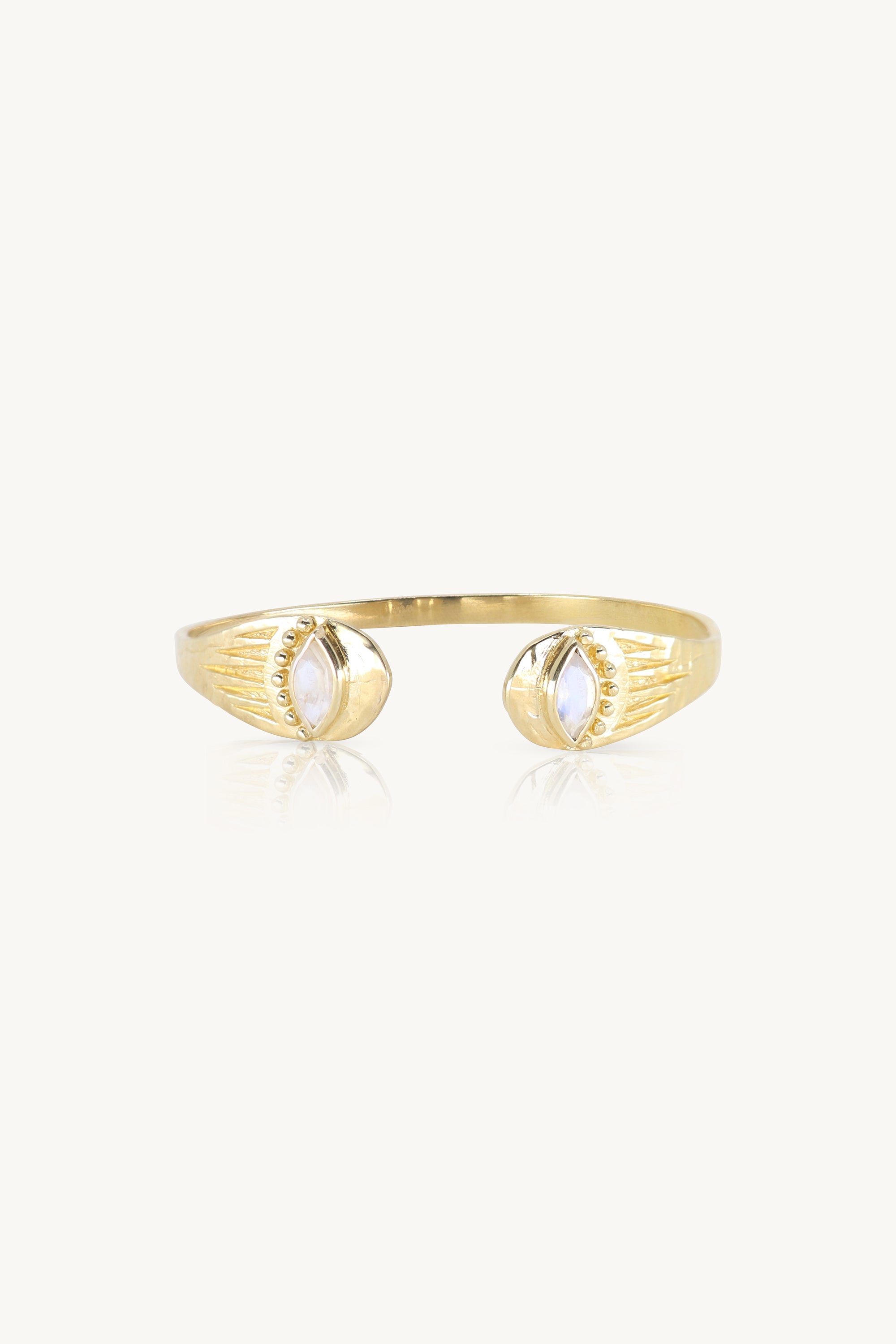 Elegant Gold Cuff Bracelet for Women - 18K Gold Plated Fashion Jewelry - Perfect for Parties, Weddings & Everyday Wear