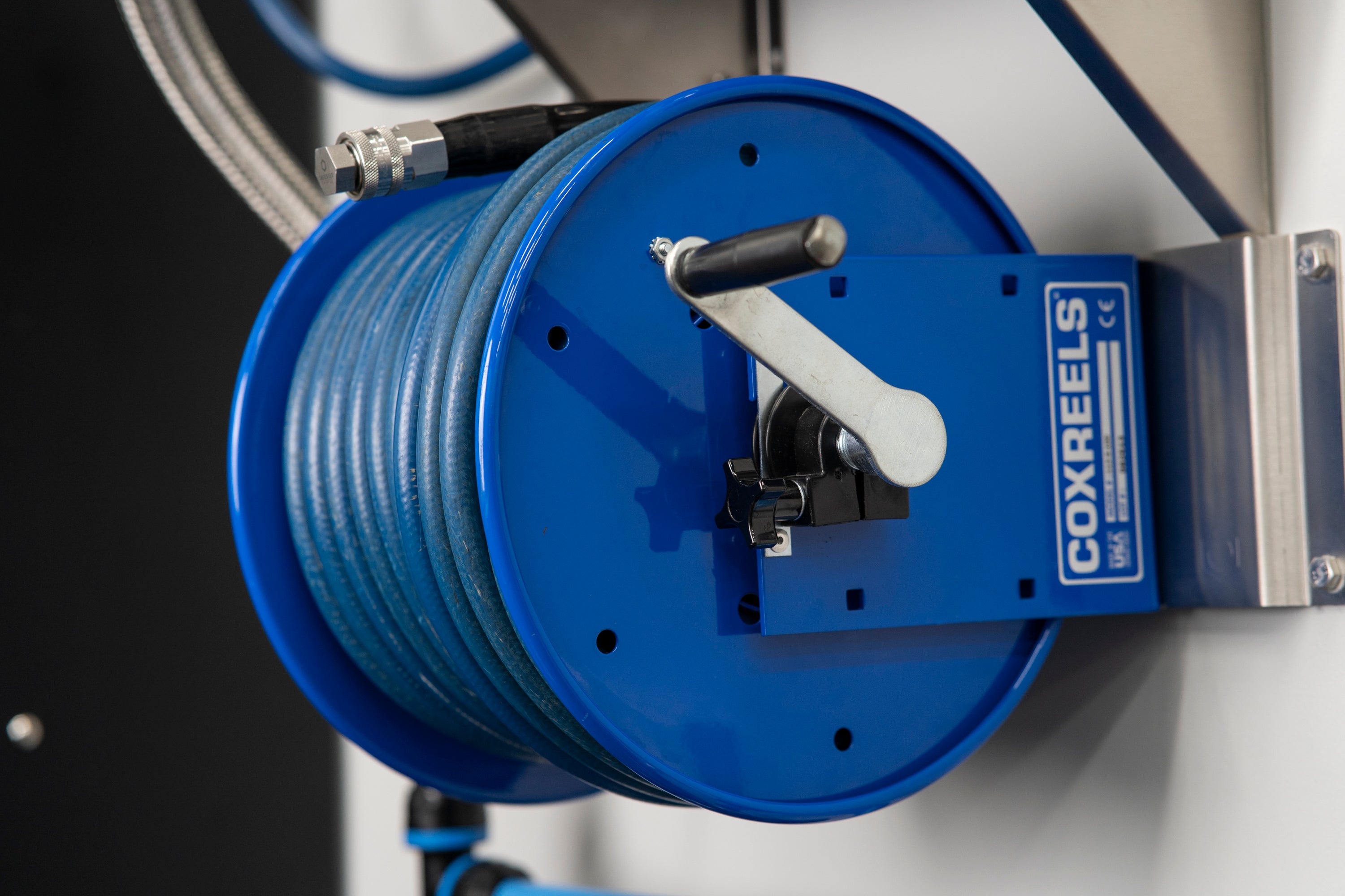 Heavy Duty Hand Crank Hose Reel - 150ft Capacity, Wall Mountable Water Hose Storage for Garden, Yard & Workshop - Durable Outdoor Watering Solution