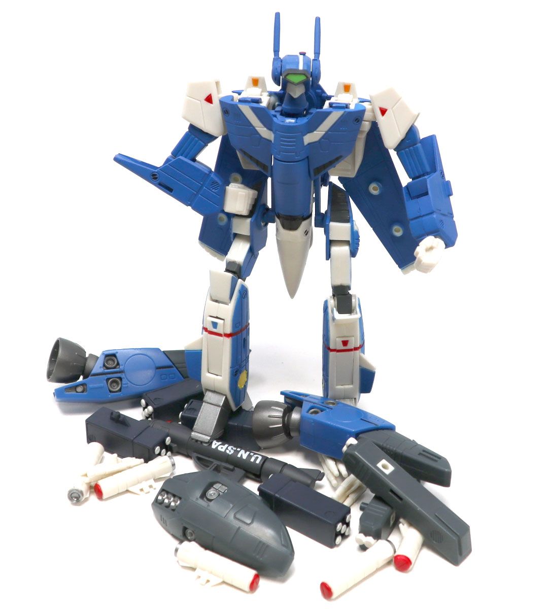 1/100 Scale Max Sterling's VF-1J Super Veritech Armor Model Kit - Robotech Collectible for Anime Fans - Perfect for Display, Gifts & Cosplay Props