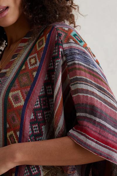 Floral Geometric Short Open Poncho - Stylish Women's Fashion Cover-Up for Spring & Summer - Perfect for Beach, Vacation, and Outdoor Activities