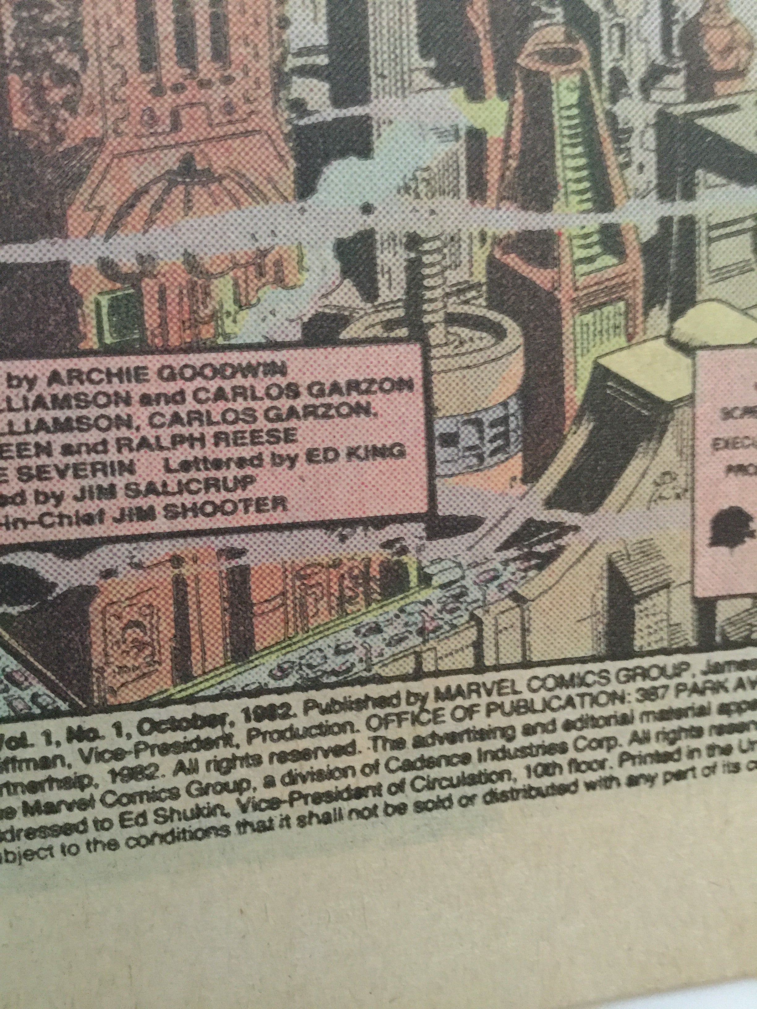 Blade Runner 1982 Movie Comic Book #1 - Collectible Graphic Novel for Sci-Fi Fans & Film Enthusiasts - Perfect for Display, Gifts, and Vintage Pop Culture Collections