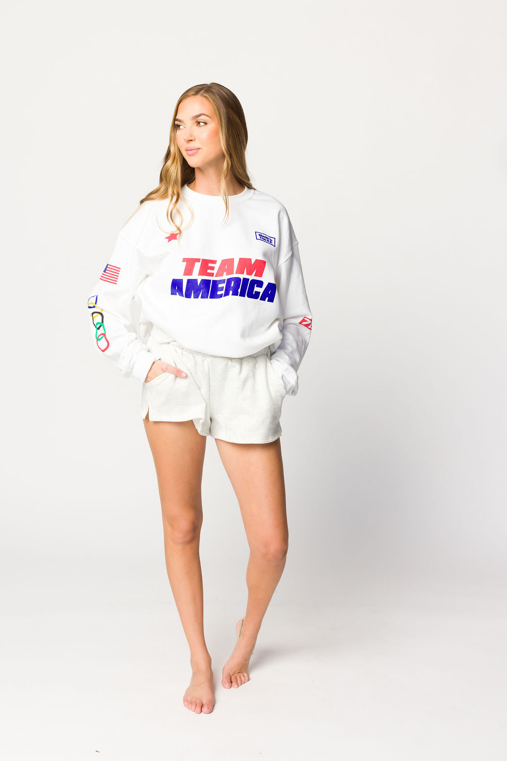 Team America Crewneck Sweatshirt - White | Comfortable & Stylish Unisex Pullover for Casual Wear & Outdoor Activities