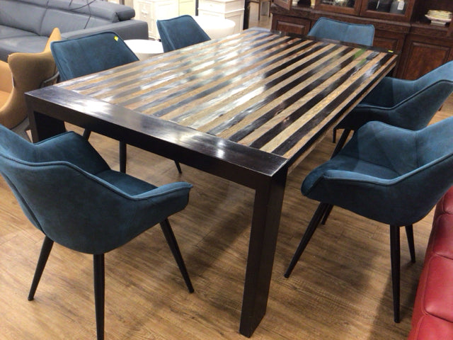 Rustic Wood Striped Center Dining Table - Farmhouse Style Solid Wood Kitchen Table for Dining Room, Perfect for Family Gatherings & Dinner Parties