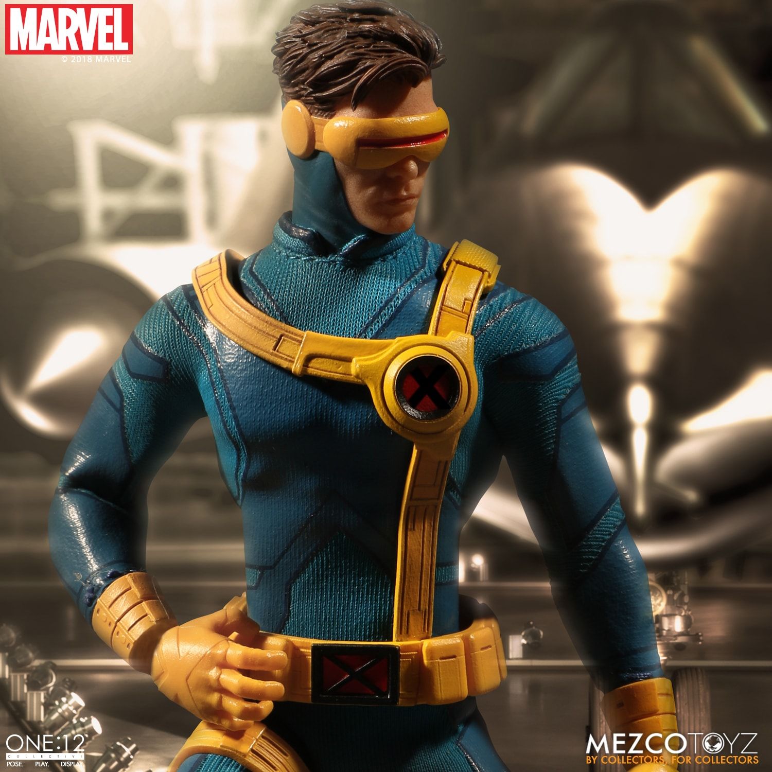 Mezco Toyz One:12 Collective Marvel Comics X-Men Cyclops 1/12 Scale Action Figure - Premium Collectible for Display & Marvel Fans