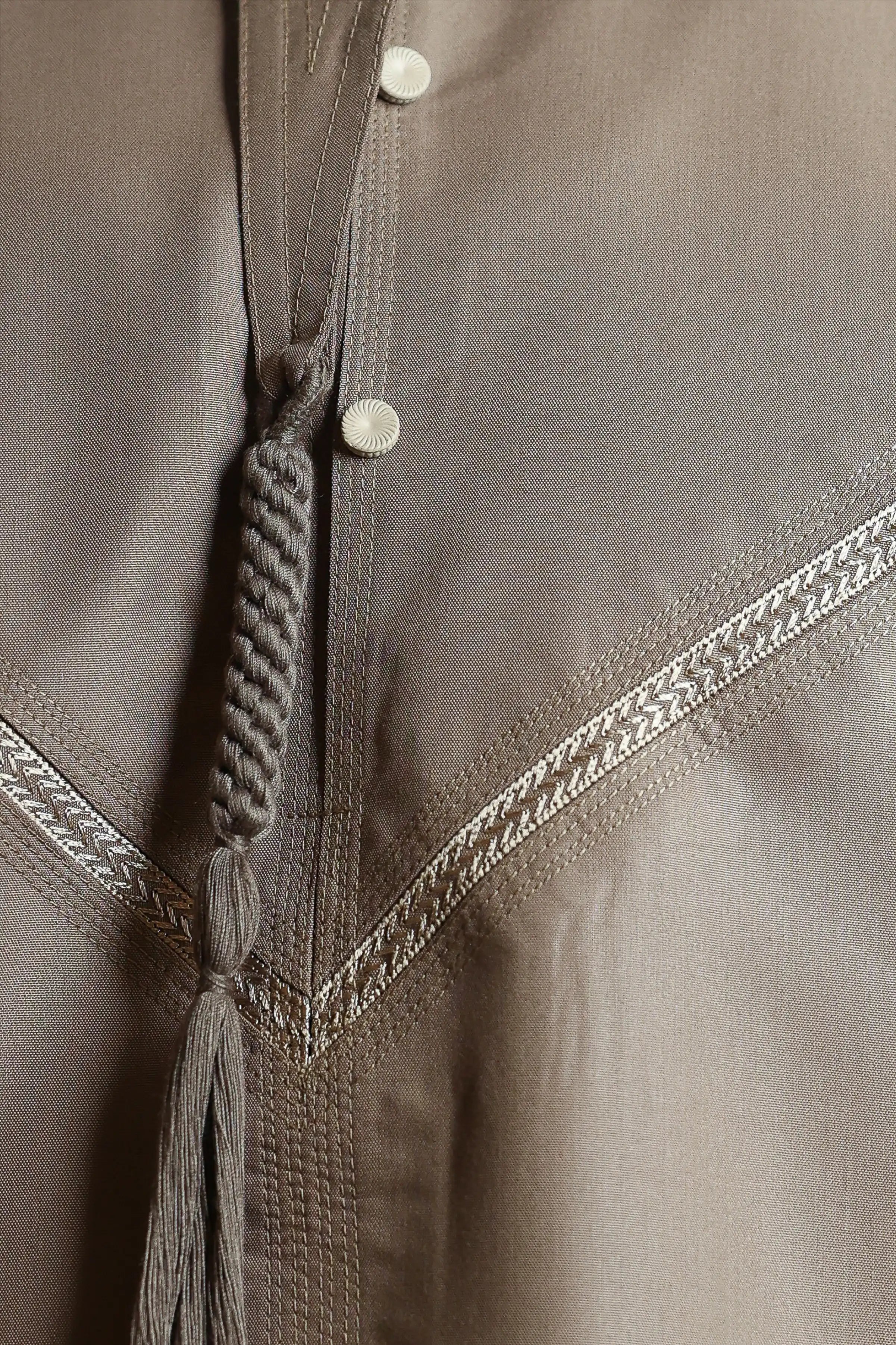 J148 Cobblestone Emirati Thobe - Premium Traditional Arabic Robe for Men - Perfect for Eid, Weddings & Special Occasions