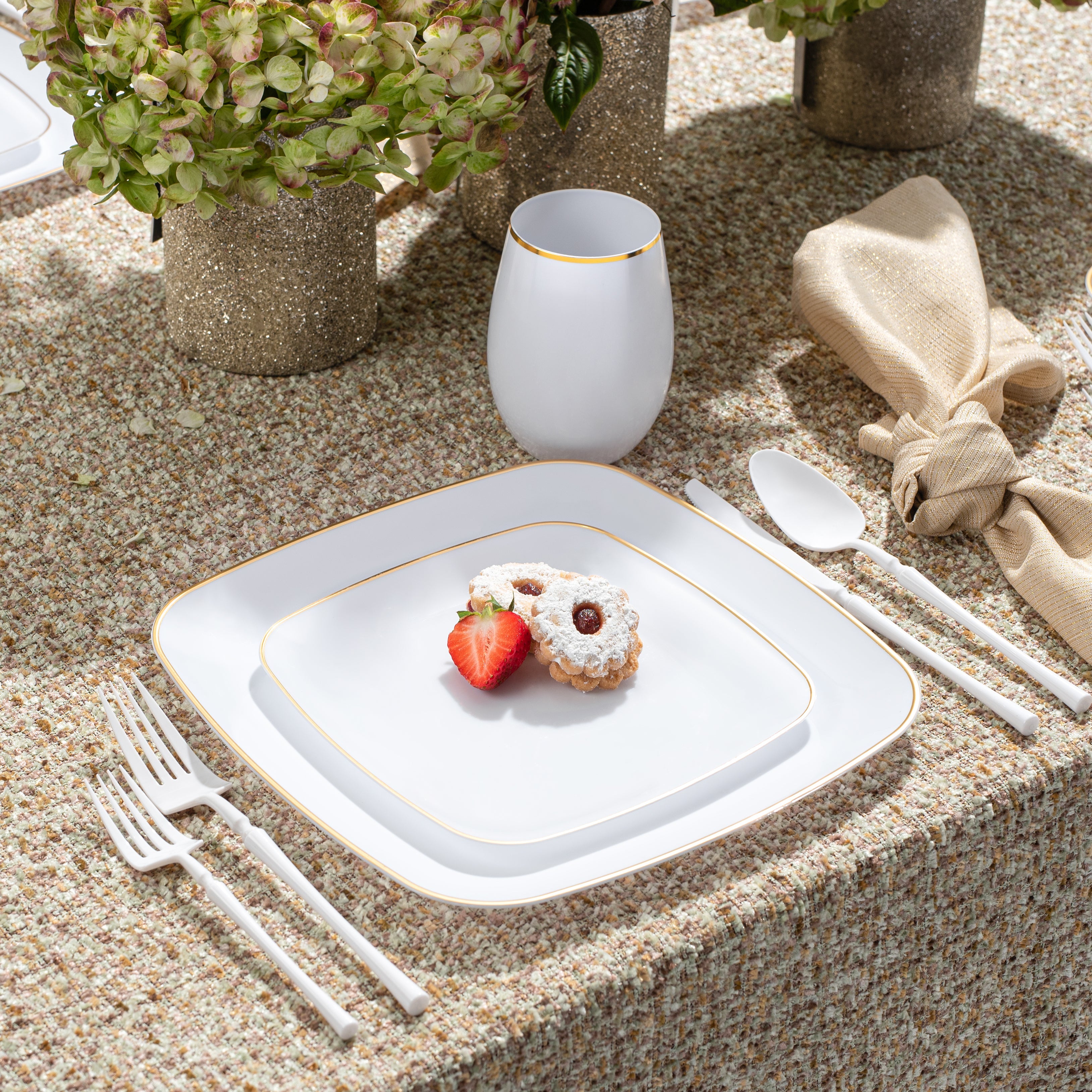 32-Pack White & Gold Square Plastic Dinnerware Set for 16 Guests - Elegant Disposable Plates, Forks, Knives & Spoons - Perfect for Weddings, Parties, Catering & Outdoor Events