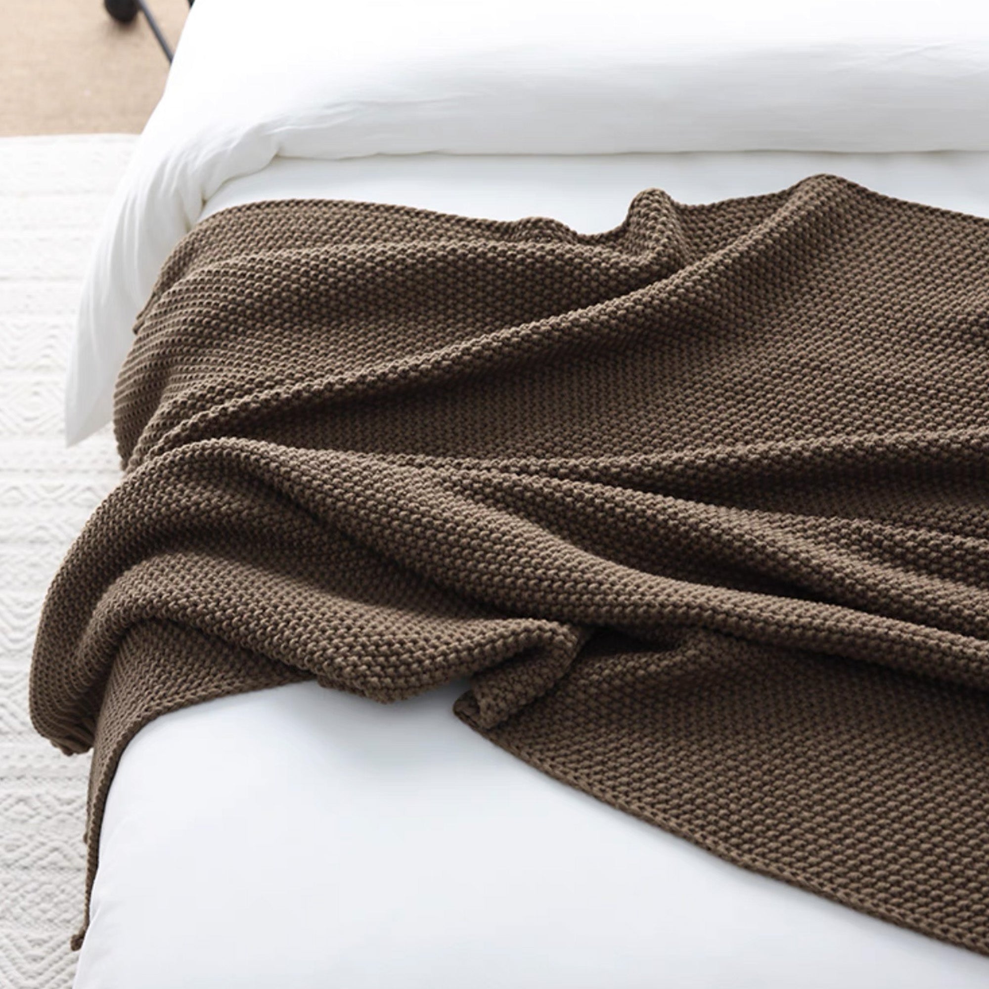 Soft & Cozy Chunky Knit Throw Blanket - Warm Winter Bedding for Couch, Sofa & Bed - Perfect for Home Decor, Gifts & Relaxation