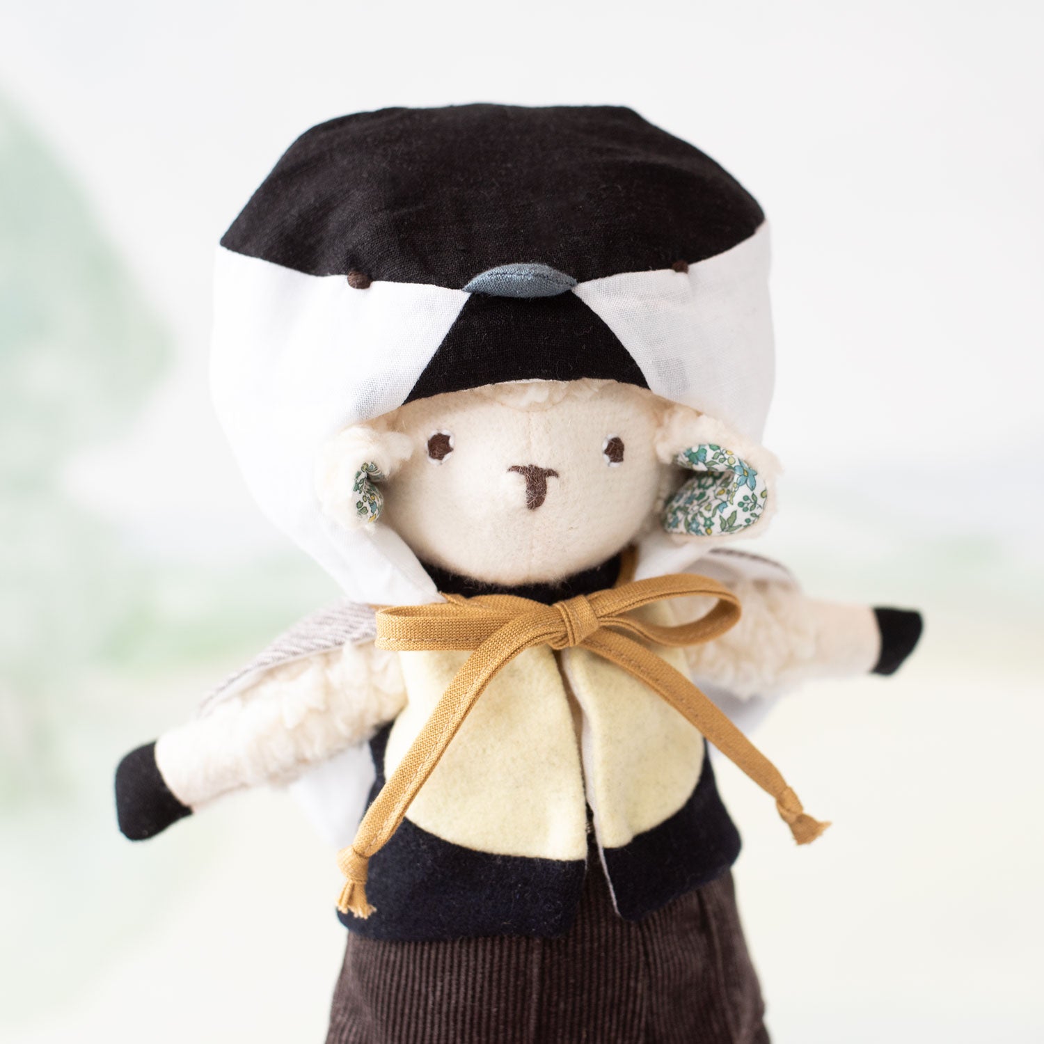 Adorable Chickadee Costume Set for 18 Inch Dolls - Perfect for Dress-Up, Photo Shoots & Collectors