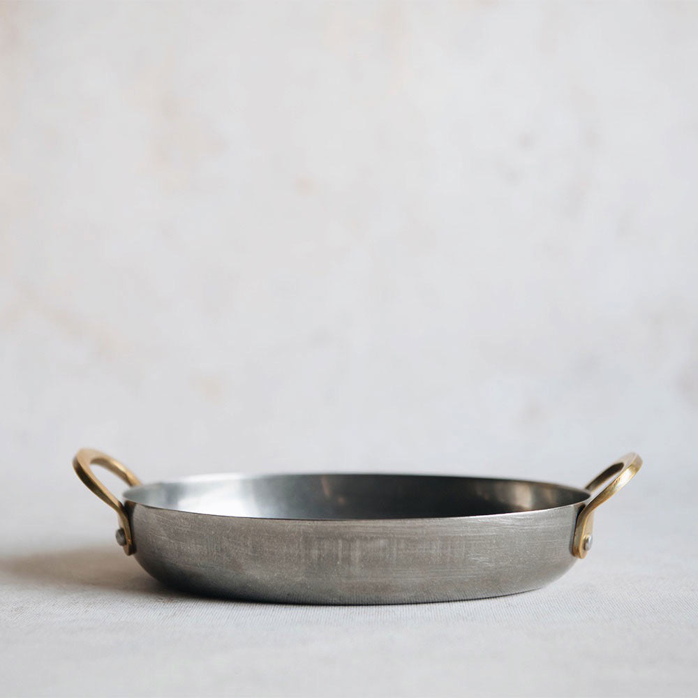 Small Non-Stick Serving Pan for Appetizers & Snacks - Perfect for Parties, Restaurants & Home Entertaining