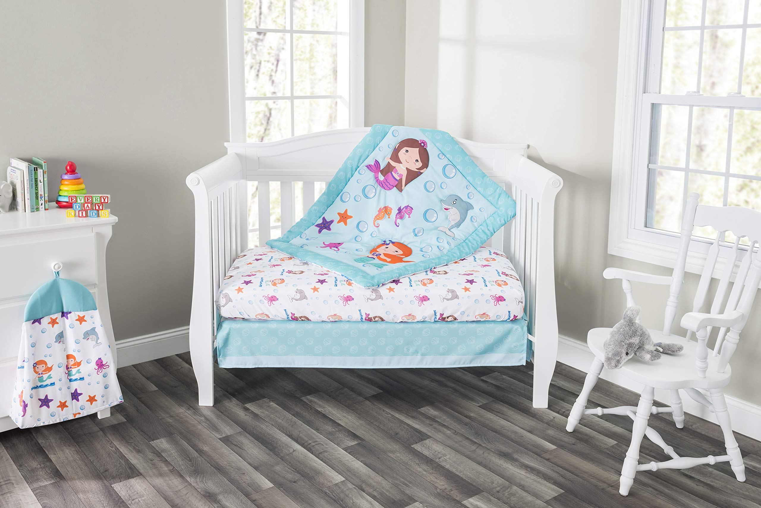EVERYDAY KIDS 3-Piece Girls Crib Bedding Set - Mermaid Adventures - Soft Quilt, Fitted Sheet & Dust Ruffle - Nursery & Baby Crib Bedding - Perfect for Nursery Decor & Newborn Gift