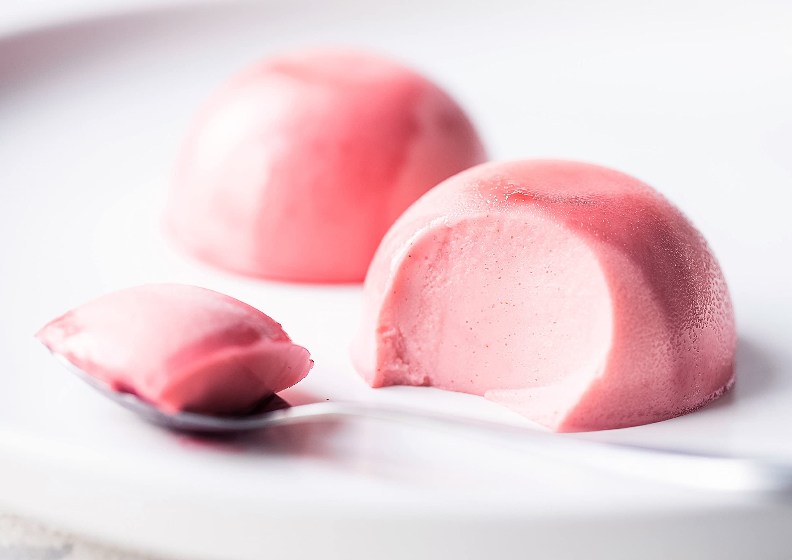 Organic Strawberry Powder 5 lbs - Freeze-Dried, Non-GMO, 100% Pure, Vegan, No Additives - Rich in Vitamin C & Fiber - Perfect for Smoothies, Baking, Yogurt Toppings, Protein Shakes & Healthy Snacks